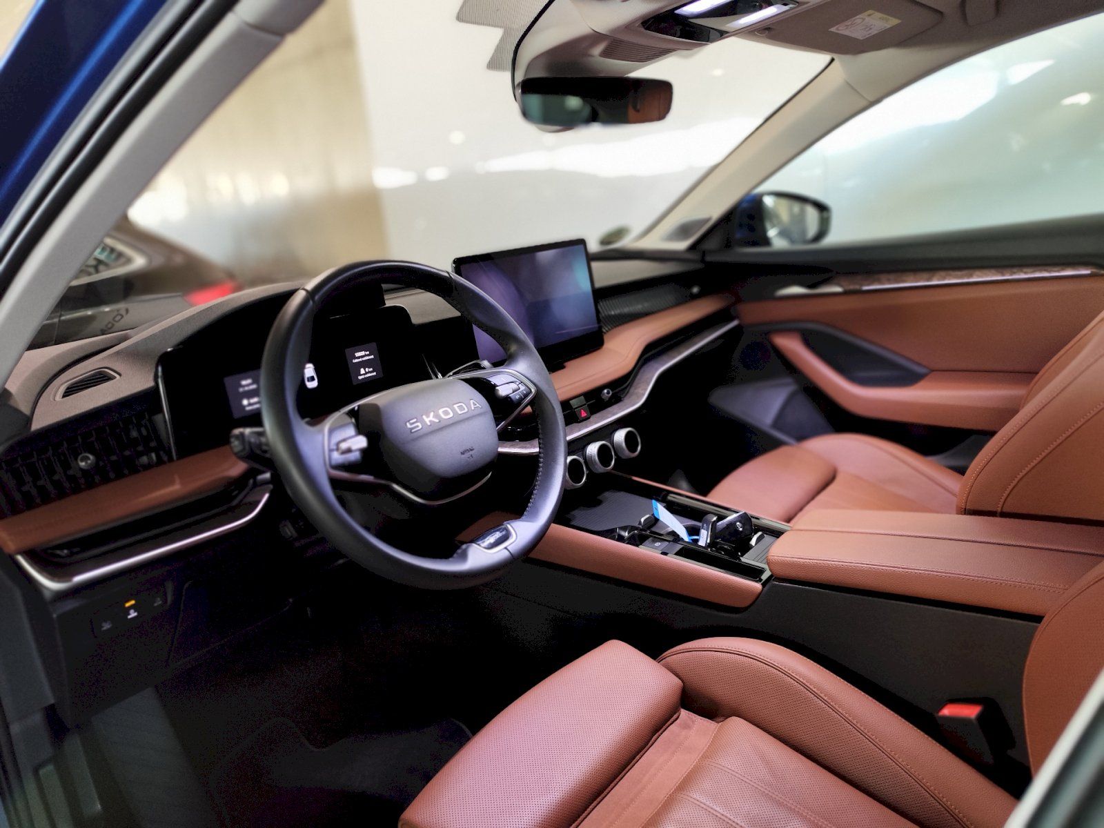 Škoda Superb, SUPERB 4x4 L&K  2.0 TDI CR 142 - fotka 6