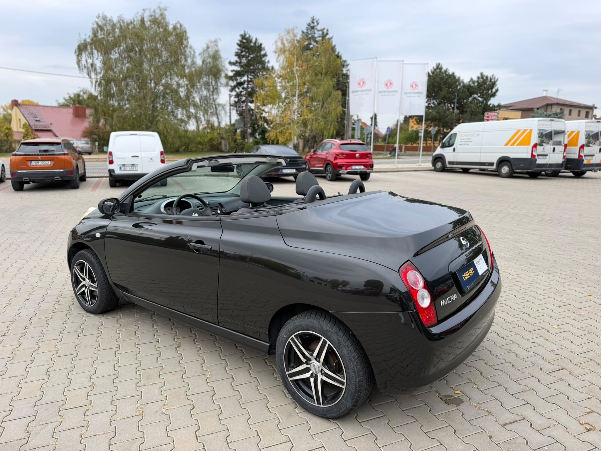 Nissan Micra, Cabrio HardTop 1.4 90 - fotka 5