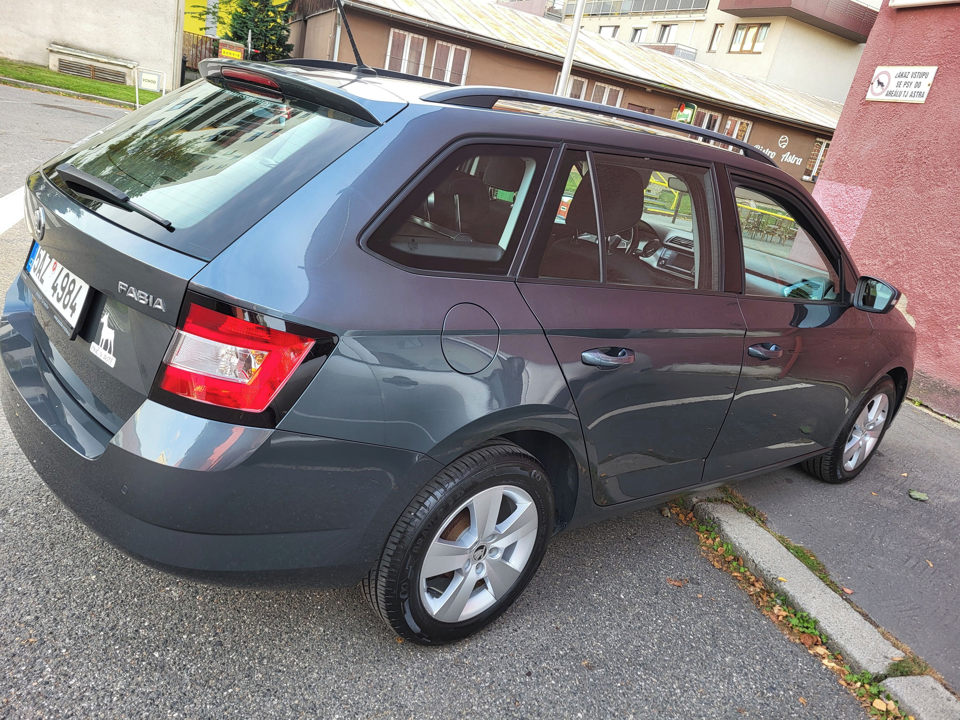 Škoda Fabia, 1.2 TSI, servisováno - fotka 6