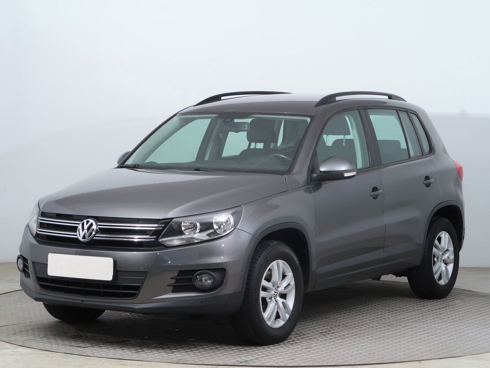 Volkswagen Tiguan, 2.0 TDI, Comfortline, ČR,1.maj - fotka 2