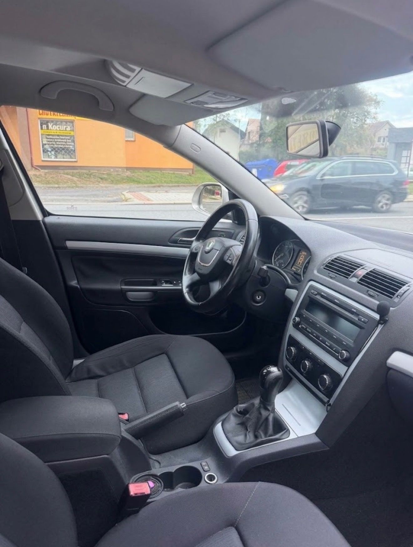 Škoda Octavia, 2 Facelift 1.6tdi velký servis - fotka 6