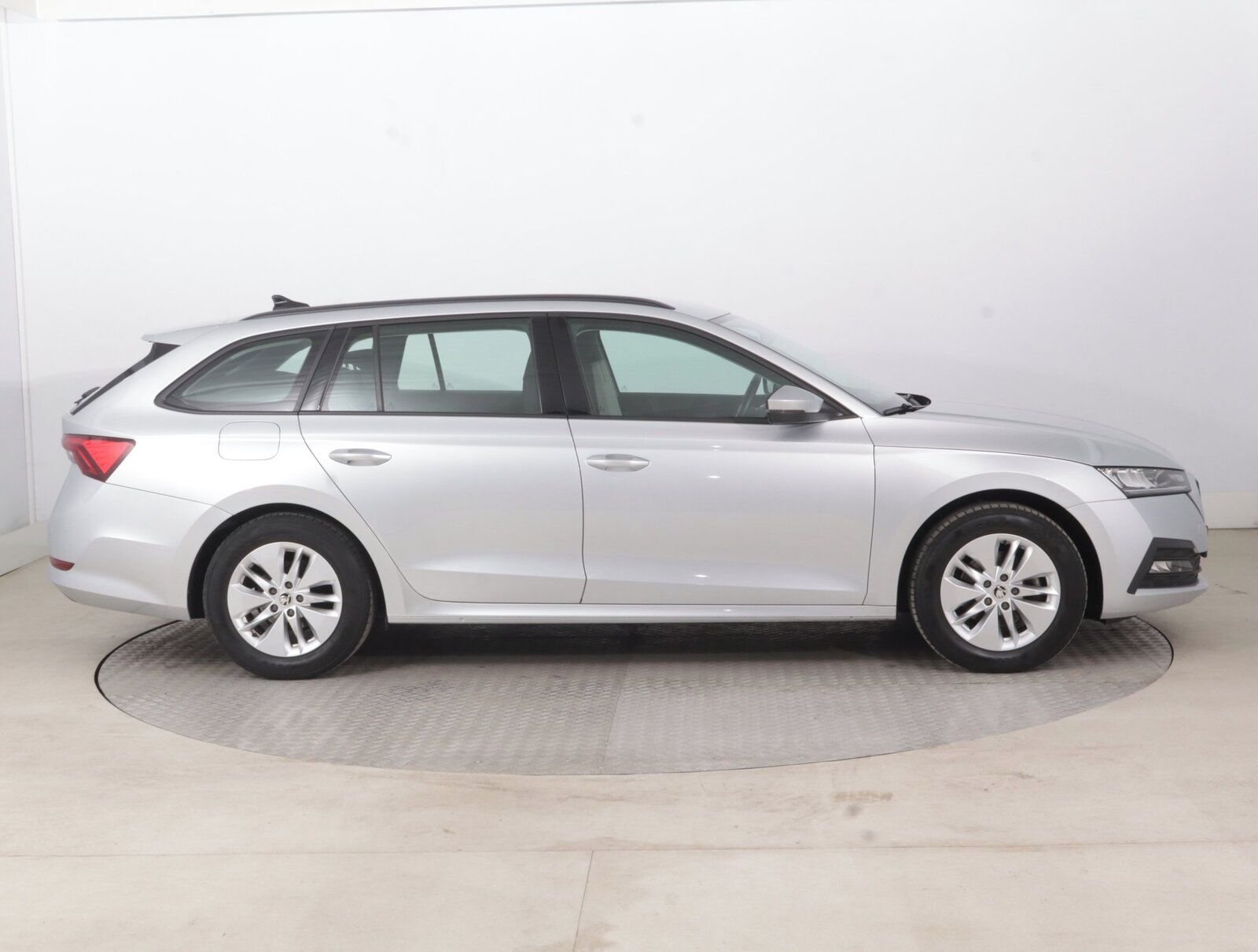 Škoda Octavia, 2.0 TDI, Ambition, ČR,1.maj - fotka 6