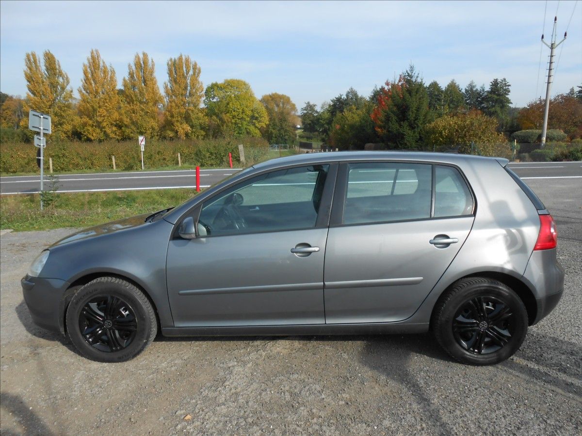 Volkswagen Golf, 1,4 i 16V  CZ  Serviska - fotka 5