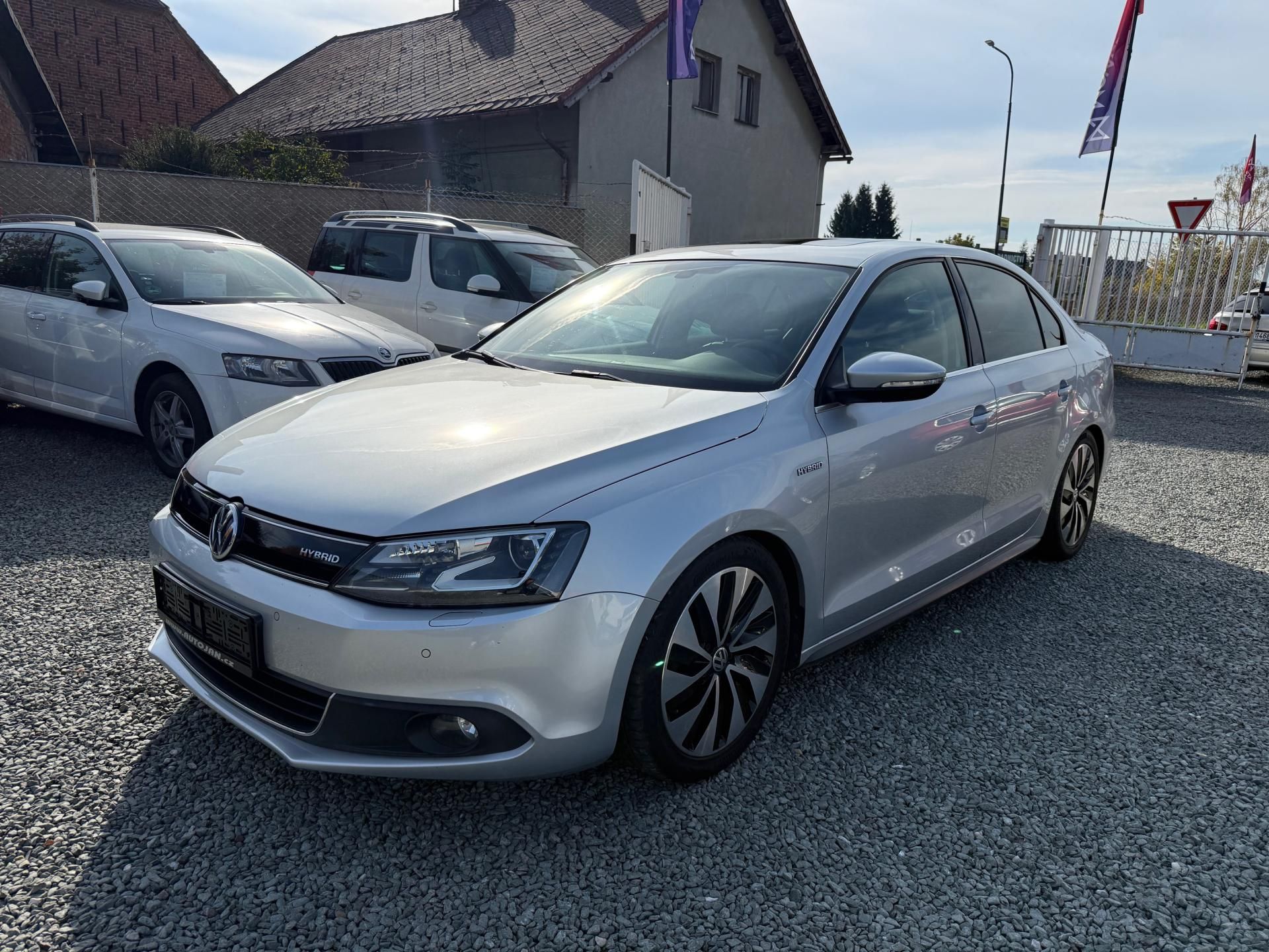Volkswagen Jetta, 1.4 TSI HYBRID DSG HIGHLINE - fotka 3