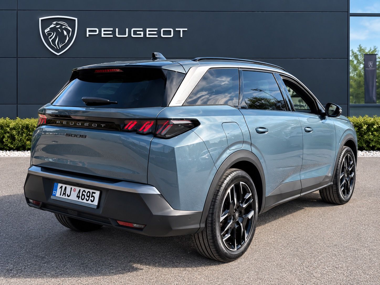 Peugeot 5008, 5008 ALLURE hybrid eDCS6 7míst - fotka 4