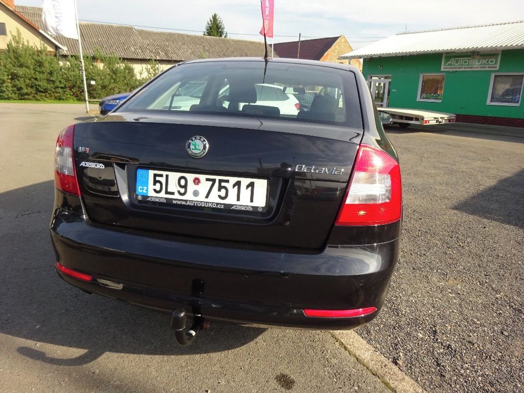 Škoda Octavia, II Ambition 1,6 75kW-130.000km - fotka 5