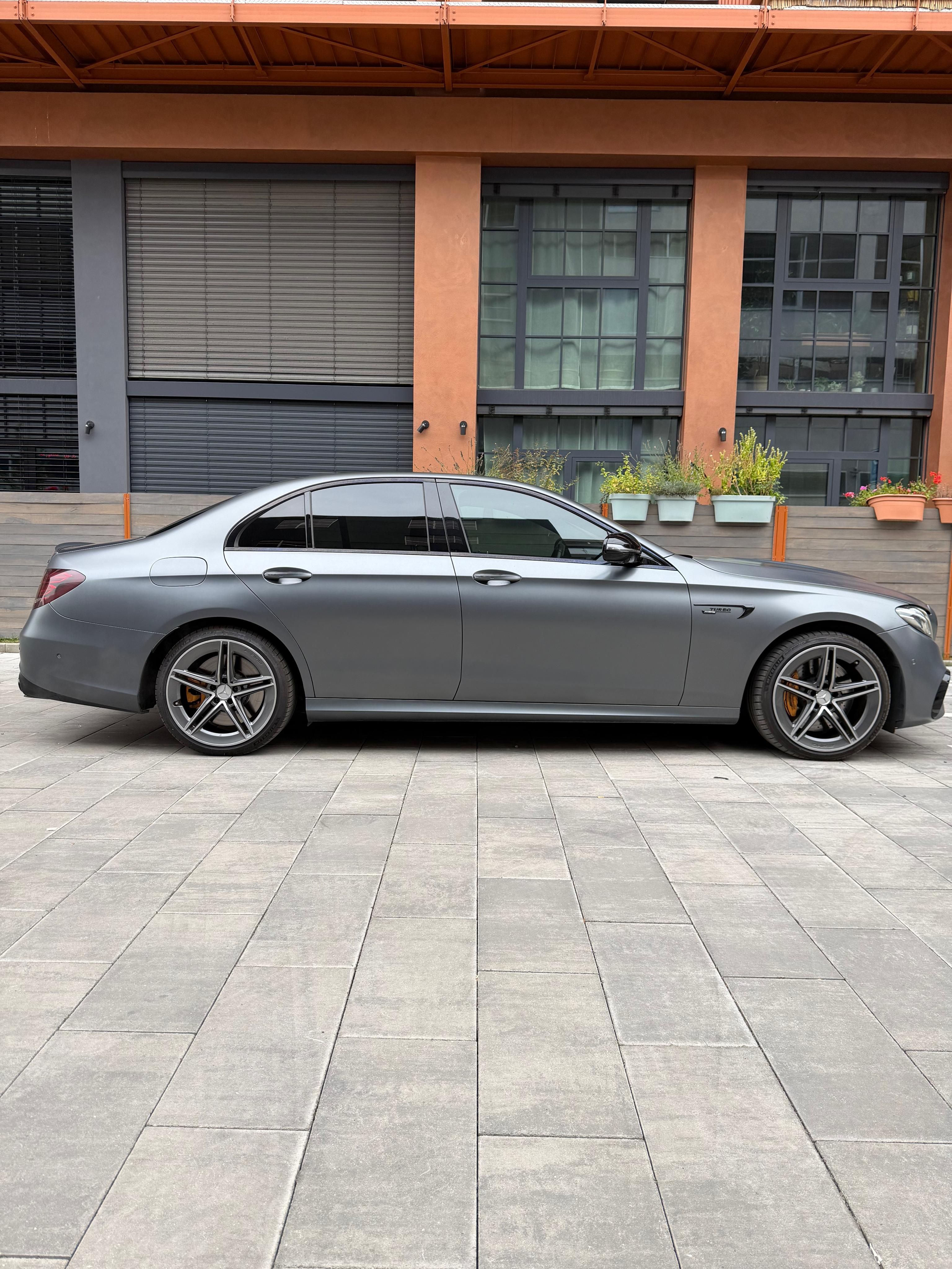 Mercedes-Benz Třídy E, E 53 4MATIC+, 500 koní - fotka 6