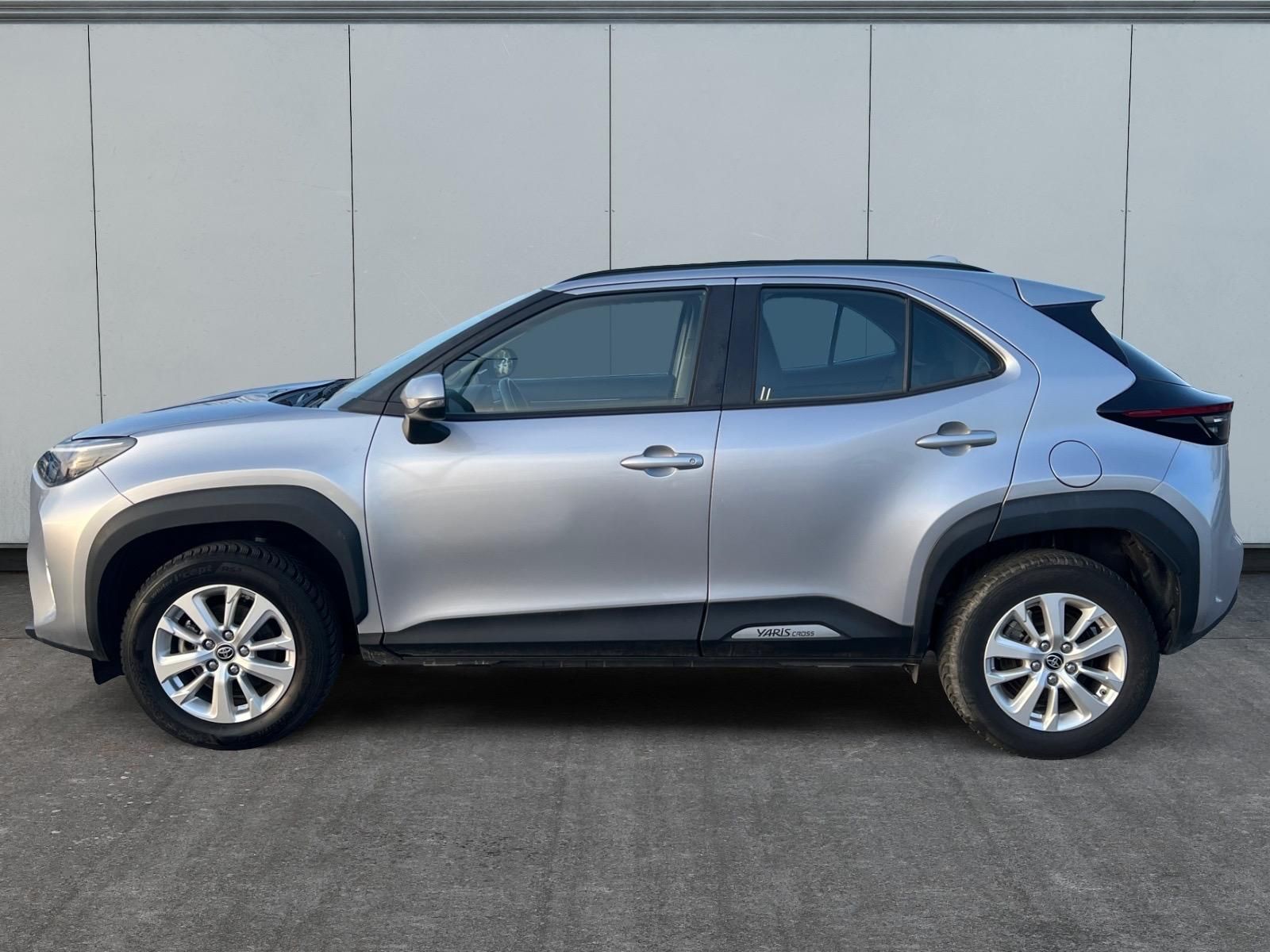 Toyota Yaris Cross, HYBRID 1.5 85kW e-CVT C/T CZ - fotka 2