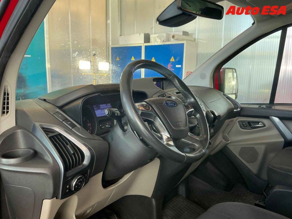 Ford Tourneo Custom, 2.2TDCi 8míst,Limited - fotka 3