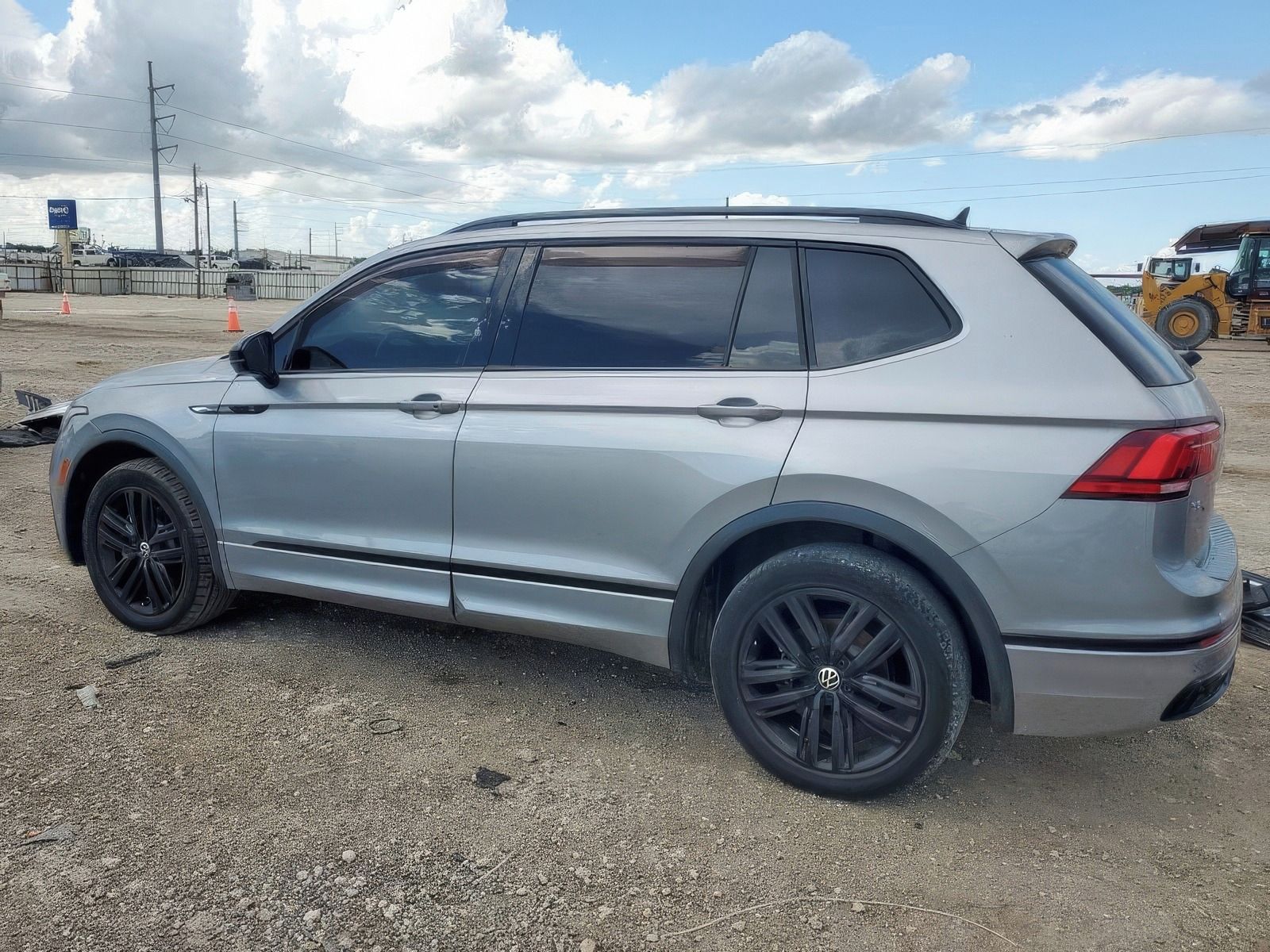 Volkswagen Tiguan, Auto na cestě - fotka 2