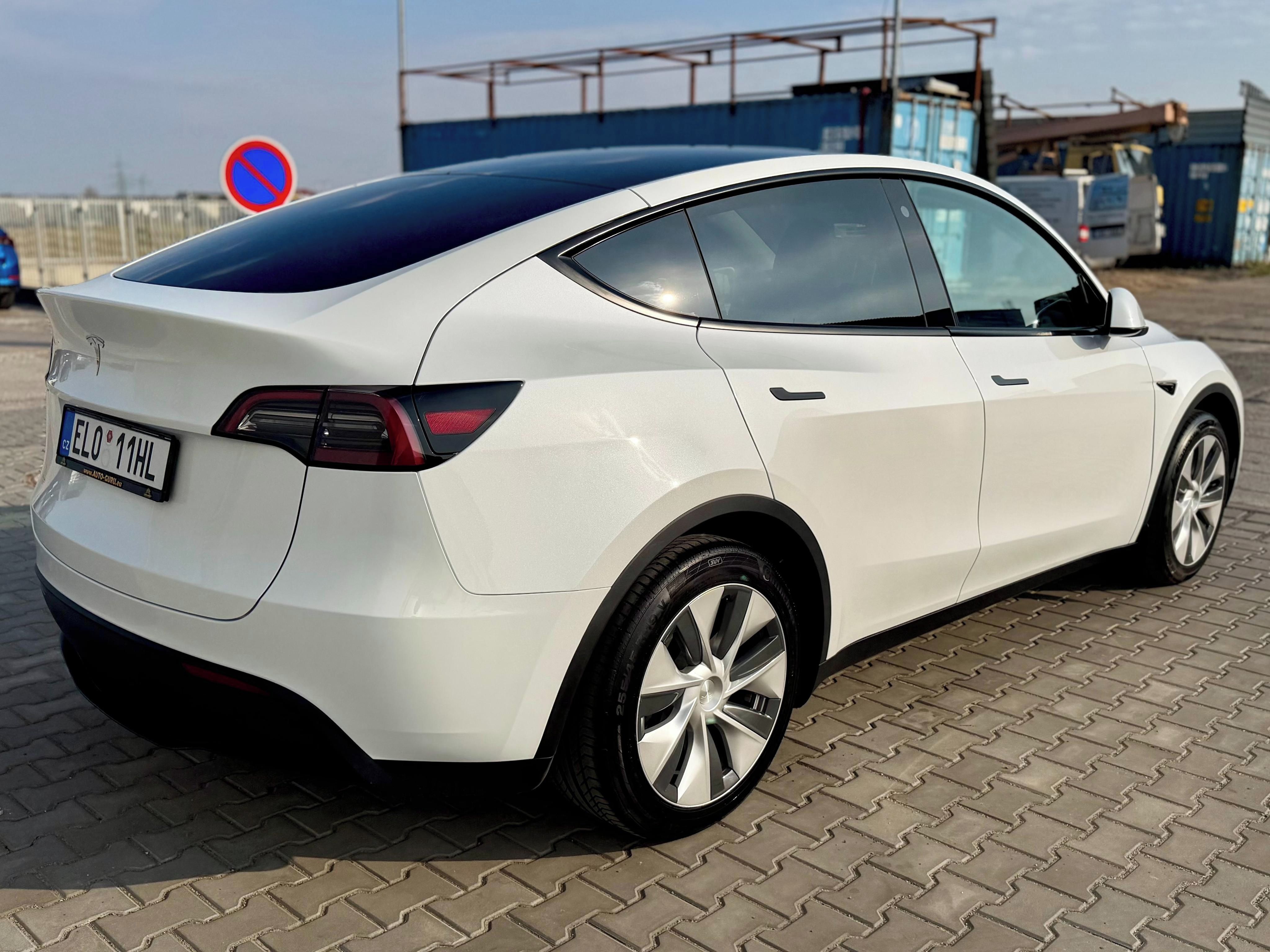 Tesla Model Y, RWD 2023 LFP  tažné 47tkm DPH - fotka 3