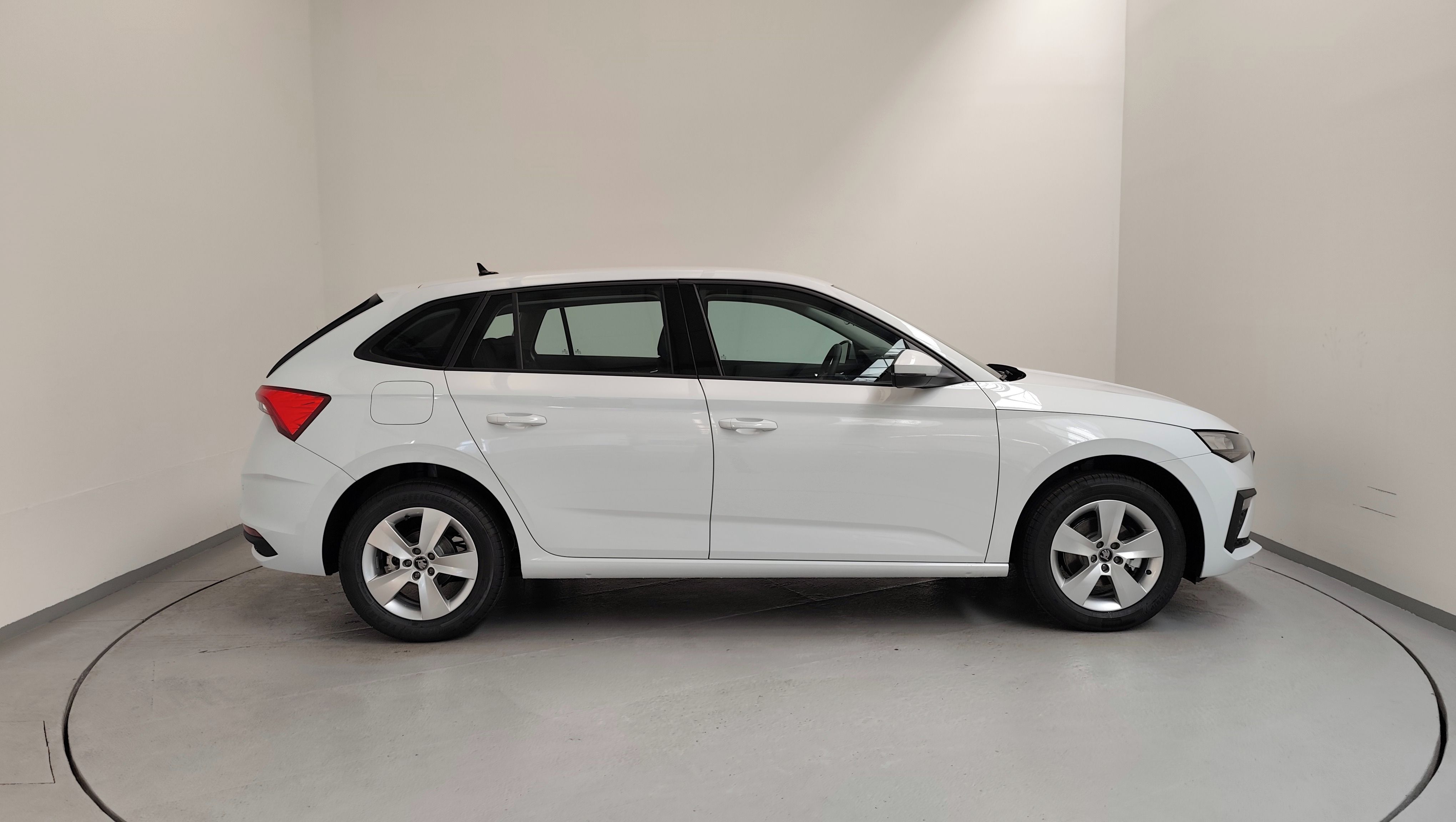Škoda Scala, Classic 1,0 TSI 85 kW 6 MAN - fotka 6