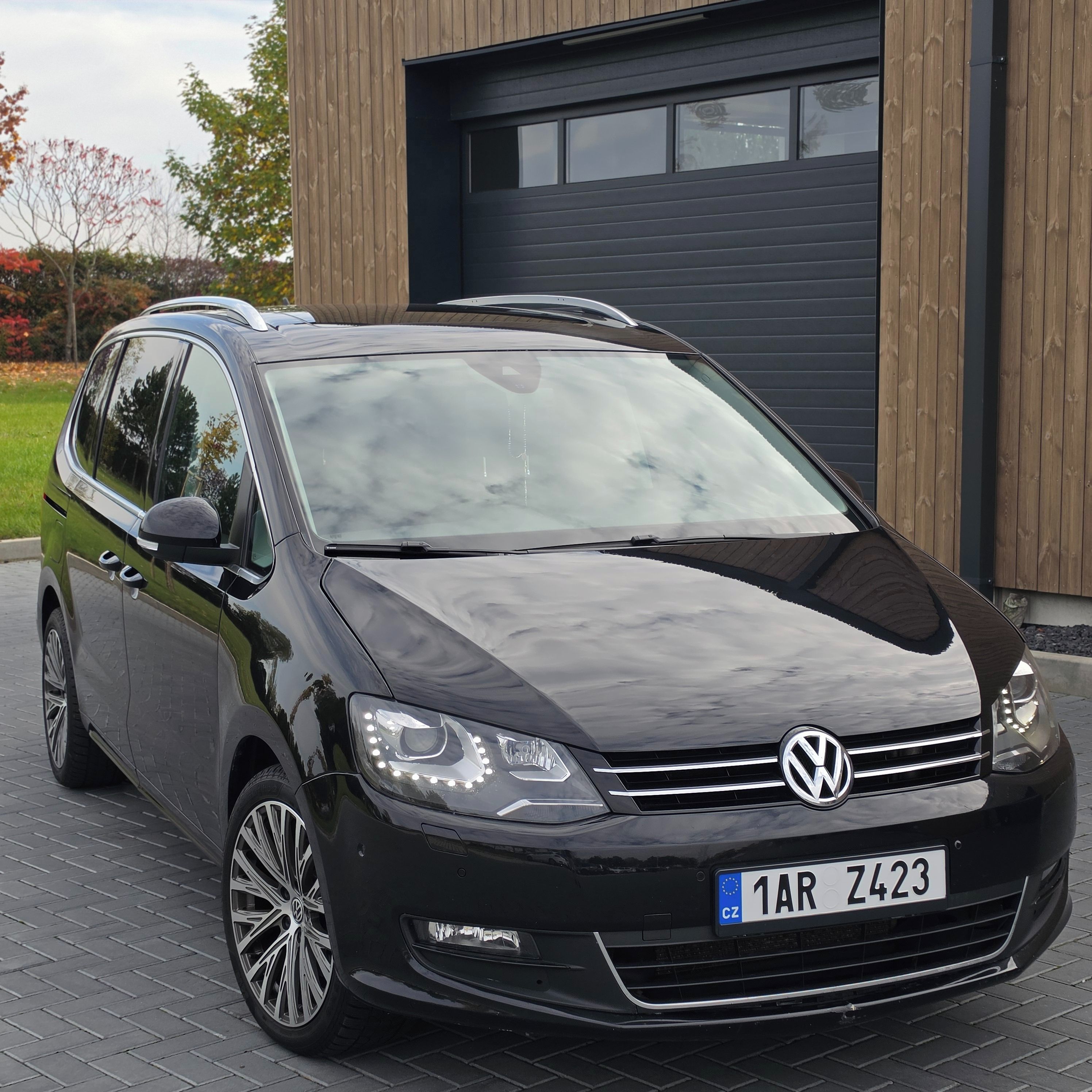 Volkswagen Sharan, 2.0 TDI, 130 KW, Max Vybava - fotka 2