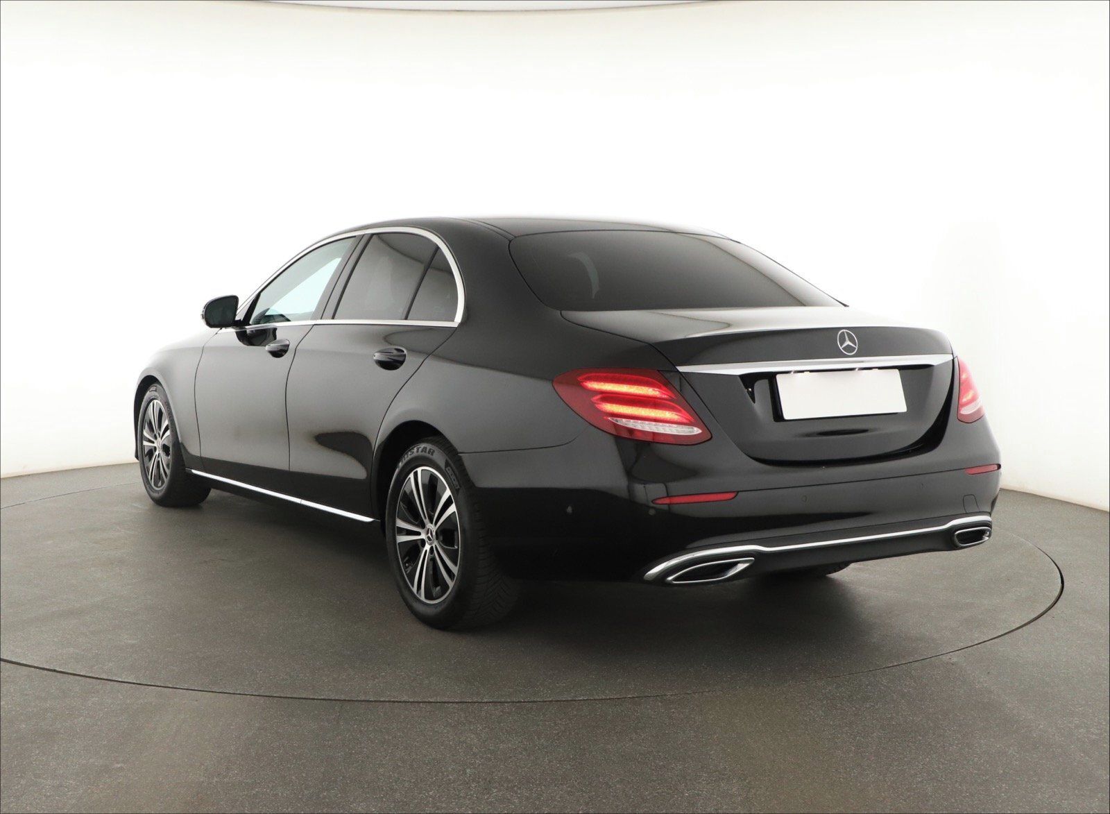 Mercedes-Benz Třídy E, 200 d, Automat, Kůže - fotka 4