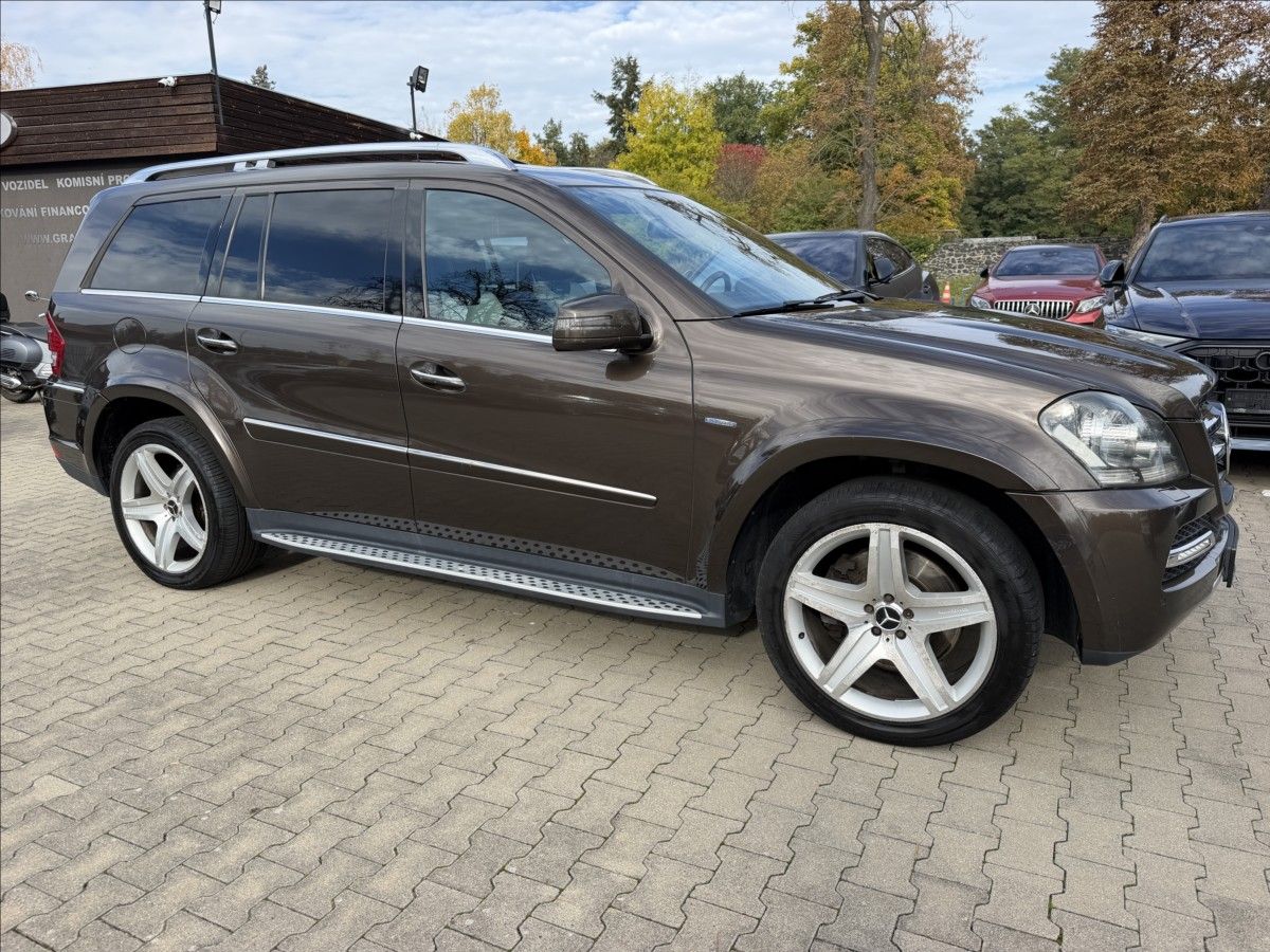 Mercedes-Benz GL, 350 CDI 4Matic AMG - fotka 4