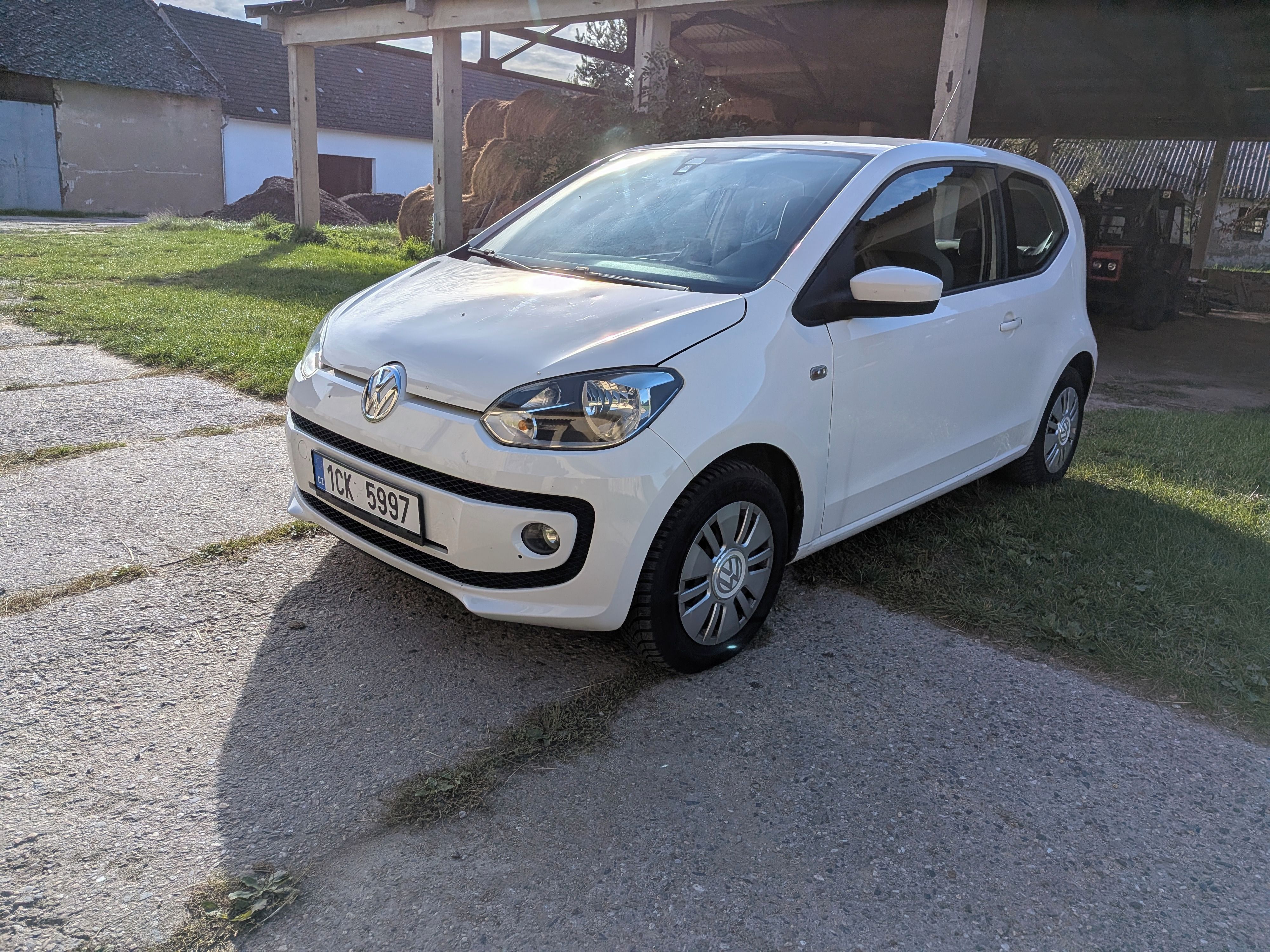 Volkswagen Up!, 1.0i