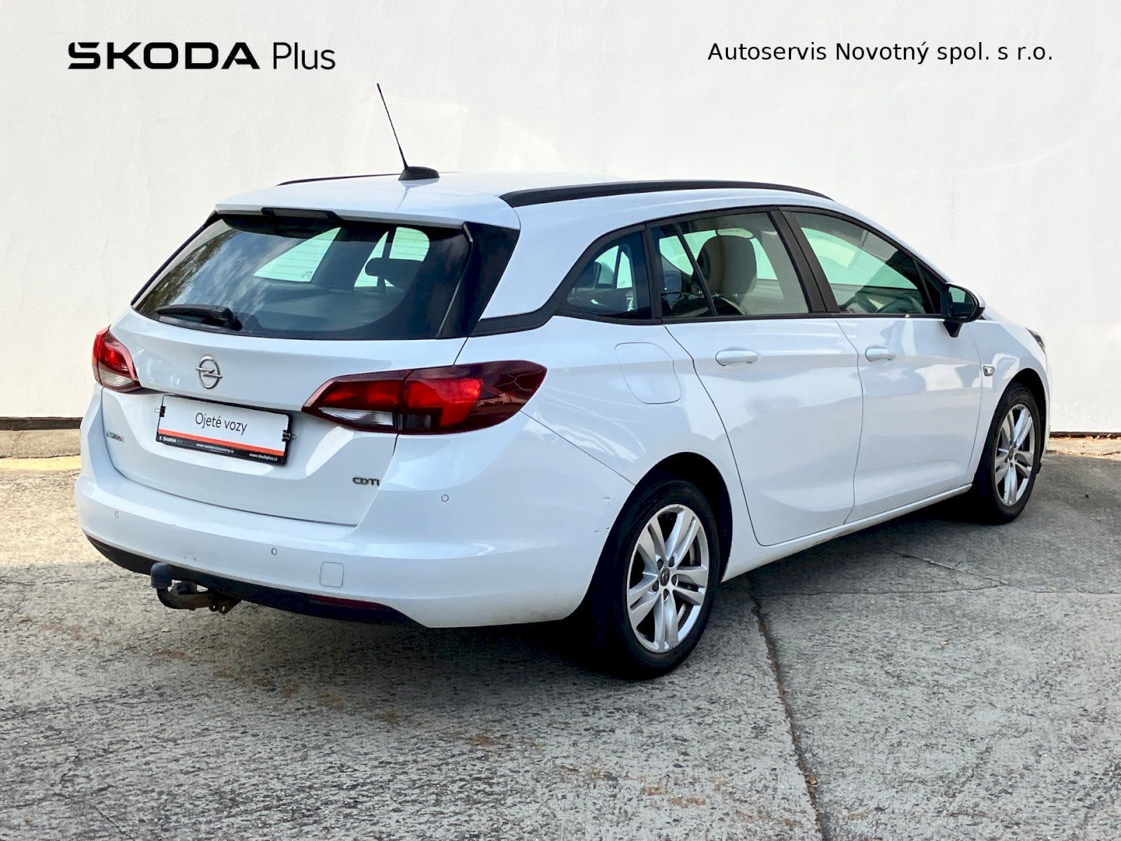 Opel Astra, 1.6/81 kW Sports Tourer tažné - fotka 2