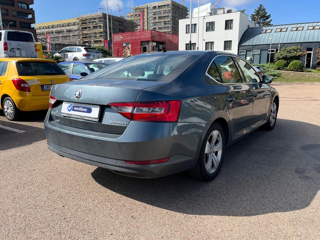 Škoda Superb - fotka 5