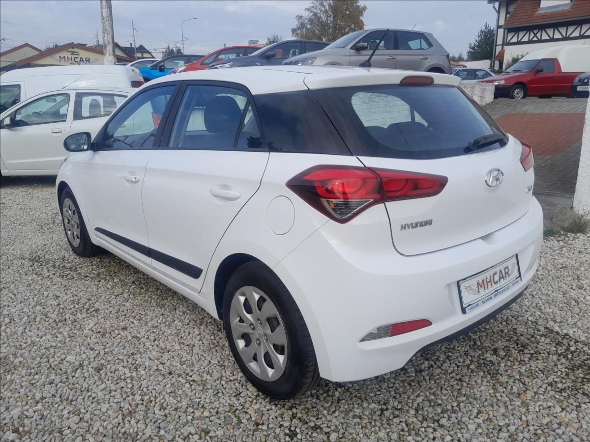 Hyundai i20, FC 1,2i 55kW - fotka 5