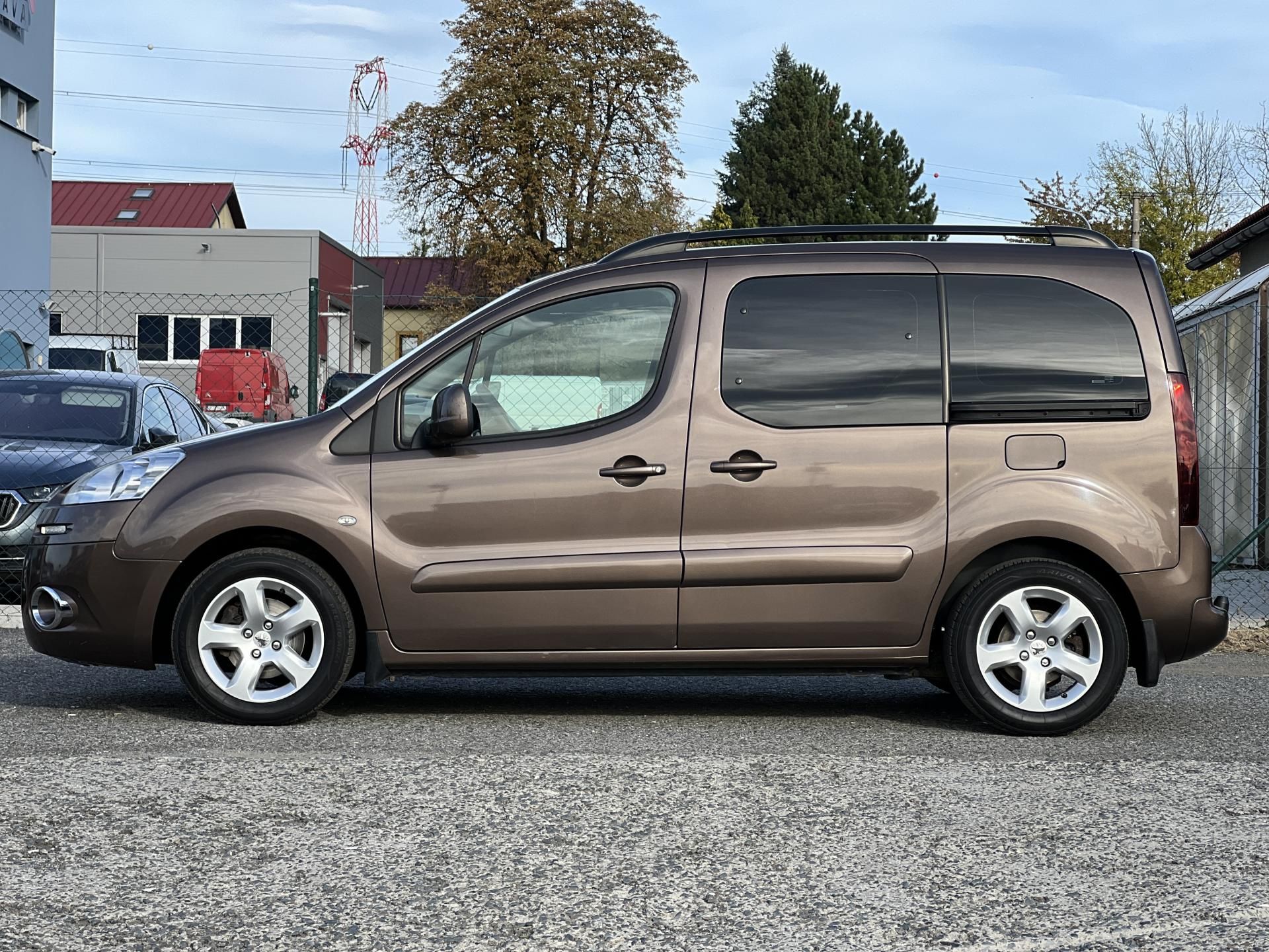 Peugeot Partner Tepee, 1.6i KLIMA KOUPENO V ČR 1.MAJ. - fotka 4
