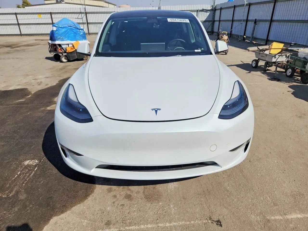 Tesla Model Y, Auto na cestě - fotka 5