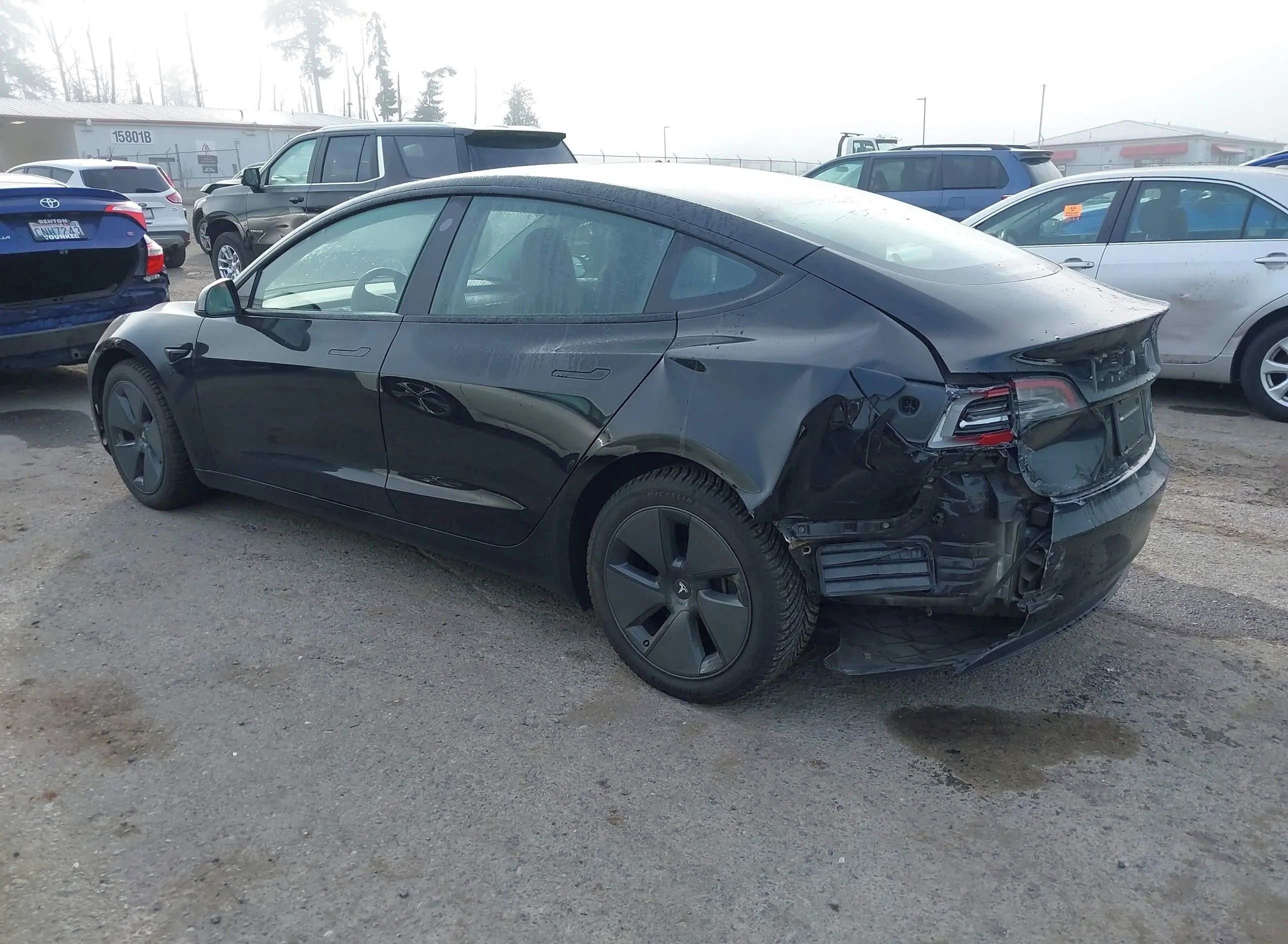 Tesla Model 3, Auto na cestě - fotka 5