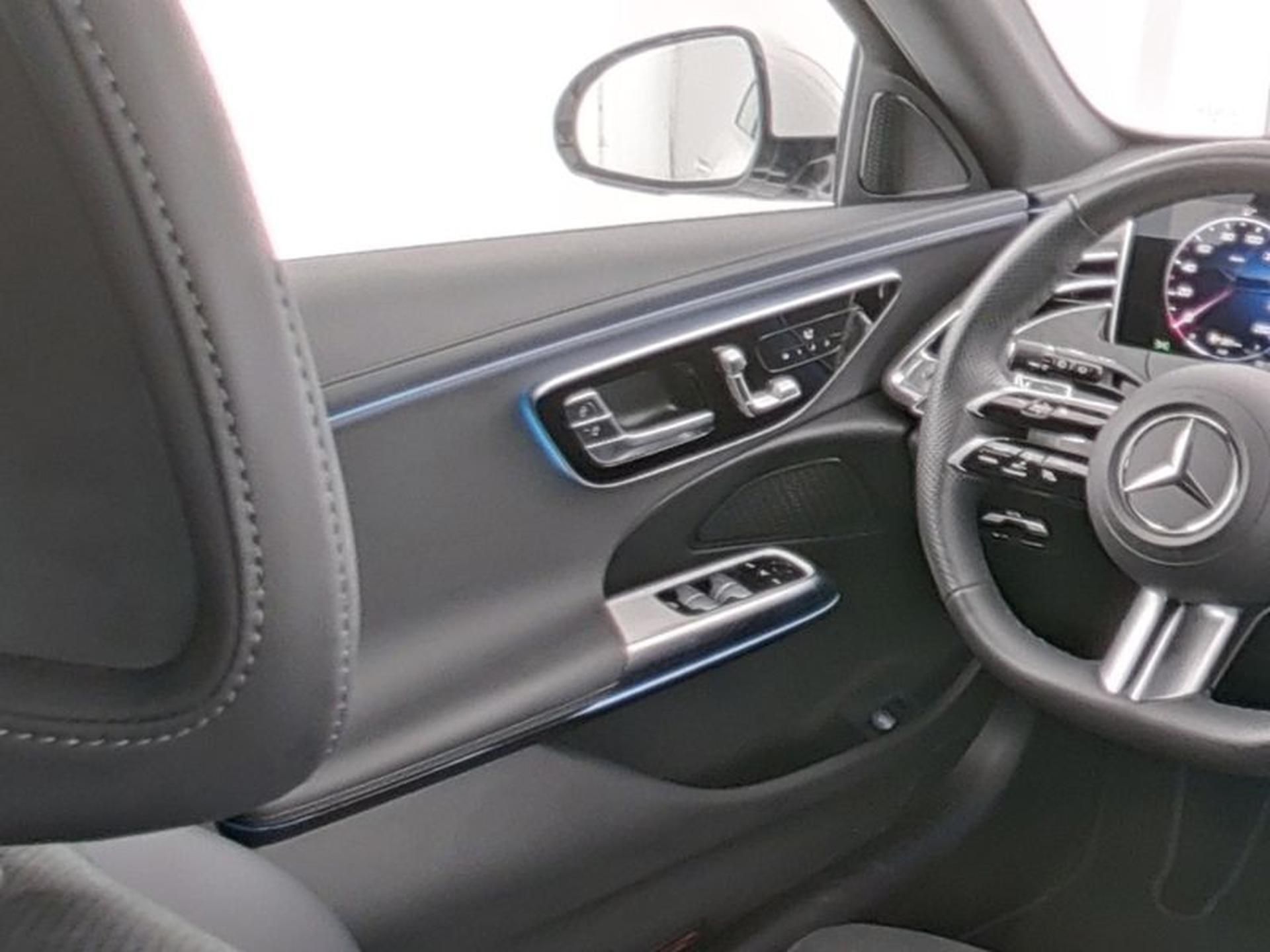Mercedes-Benz Třídy E, E220d AMG Edition Advanced + - fotka 5