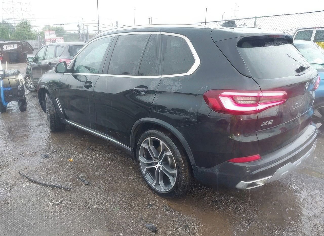 BMW X5, Auto na cestě - fotka 3