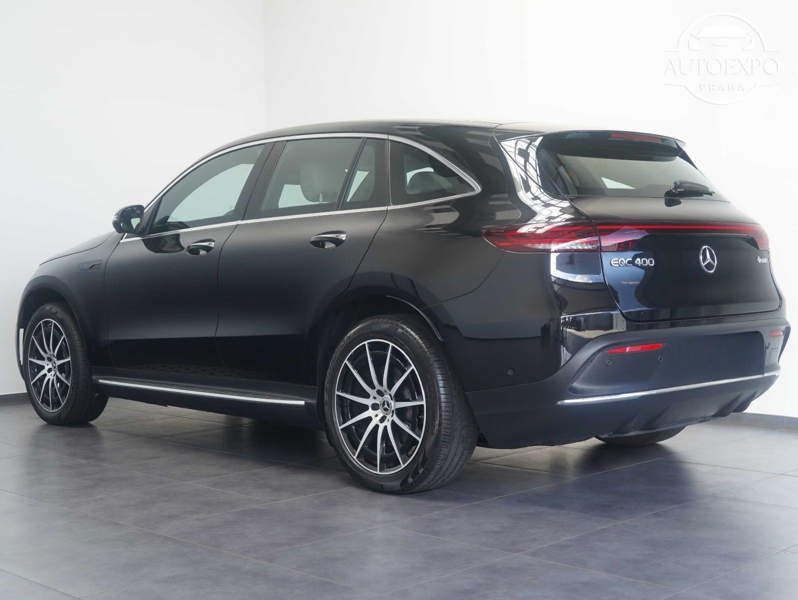 Mercedes-Benz EQC, 400 4Matic AMG Line*DISTRONIC - fotka 3