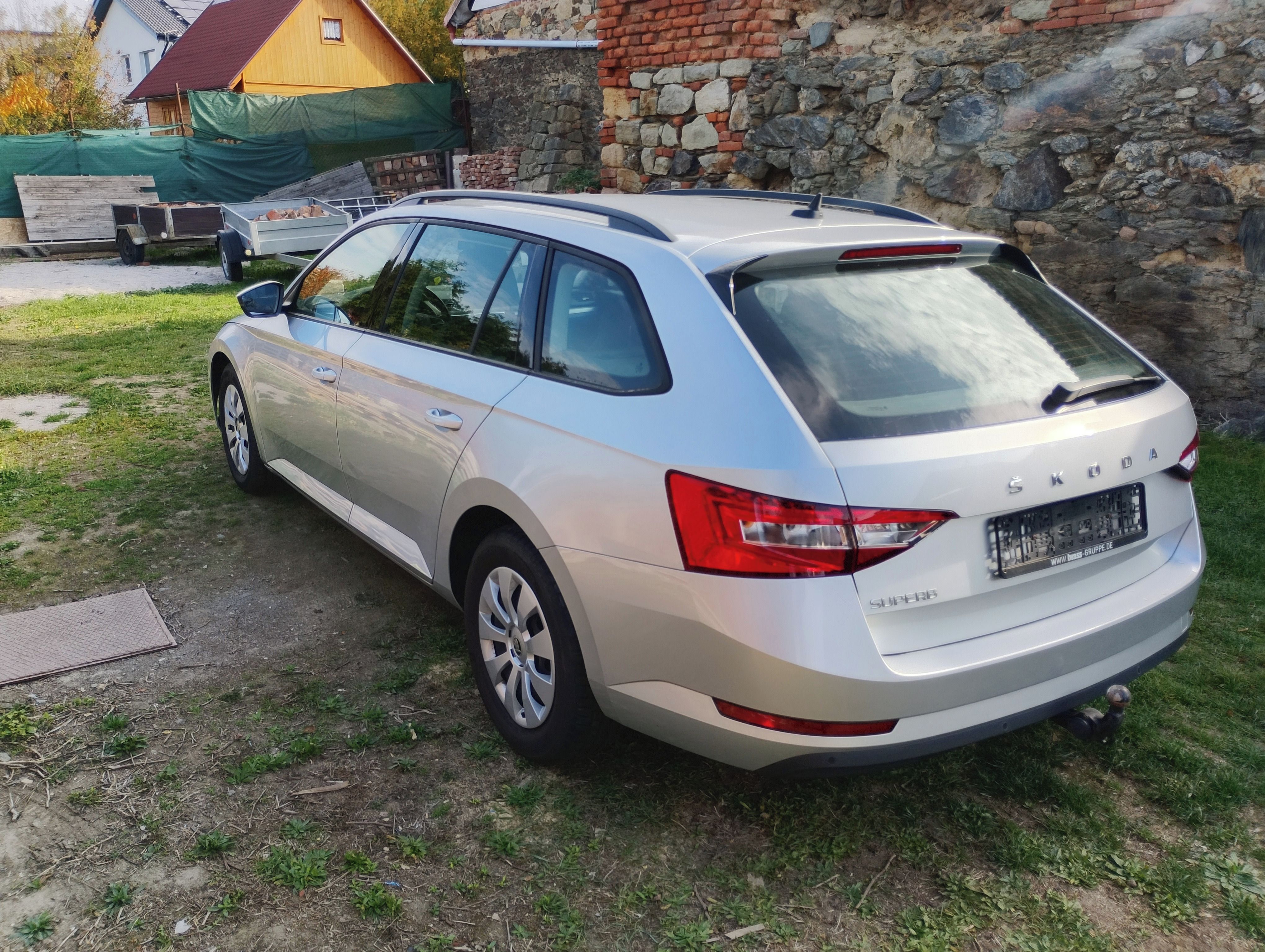 Škoda Superb, LED TAŽNÉ 2 SADY KOL SERVISKA - fotka 5