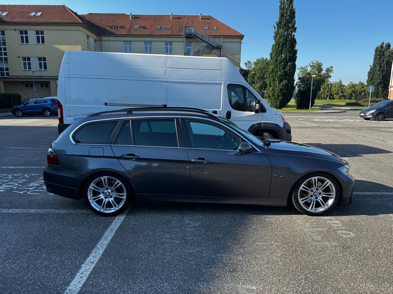BMW Řada 3, BMW E91 330i - fotka 2