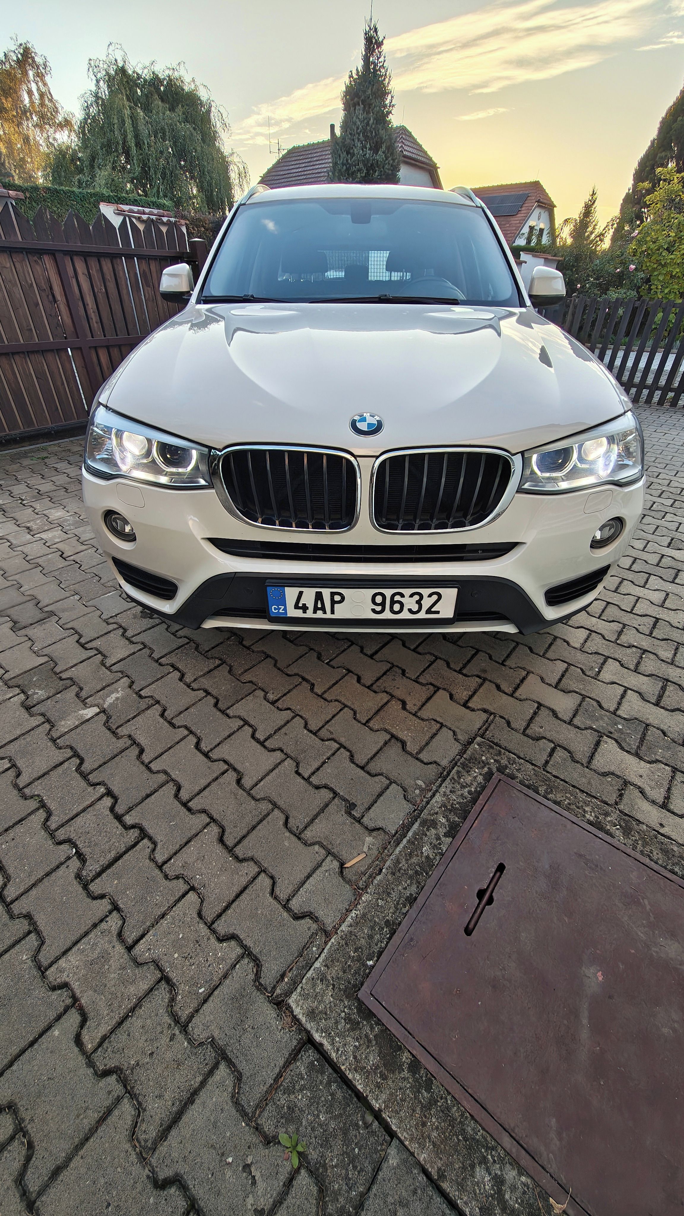 BMW X3, F25 sDrive - top stav - fotka 3