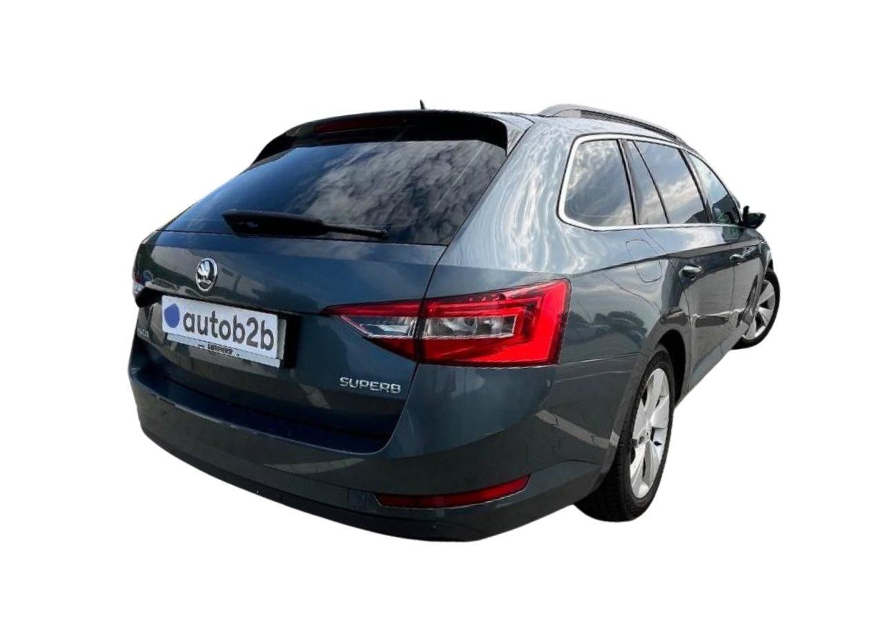 Škoda Superb - fotka 2