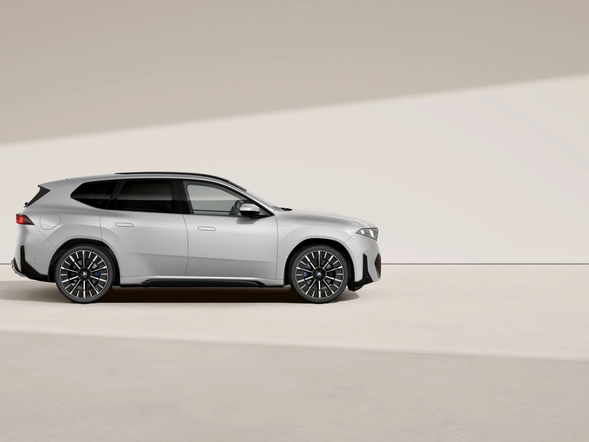 BMW iX3, 50 xDrive - fotka 2