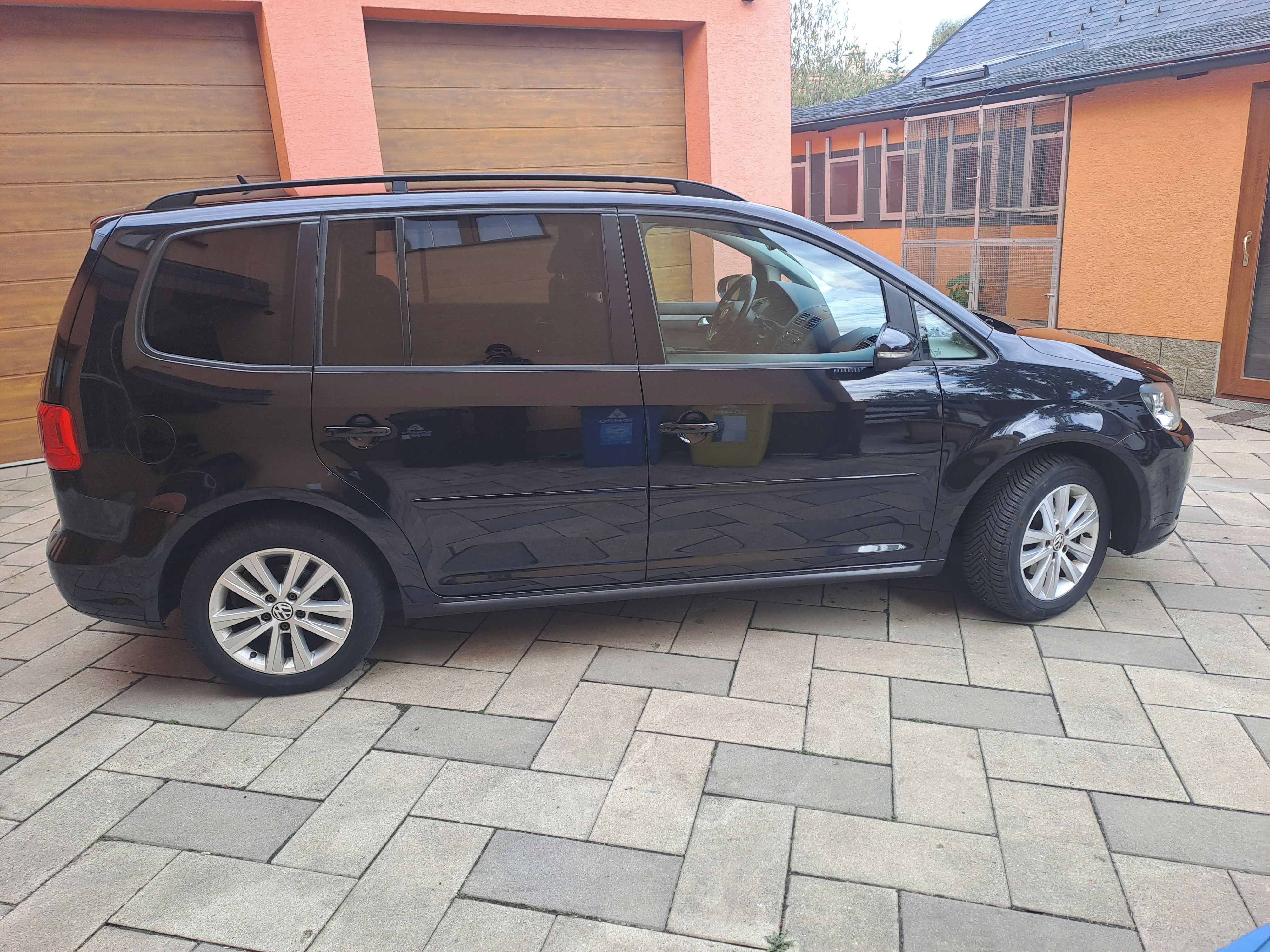 Volkswagen Touran, 1,4 TSI 103 KW   7 sedaček - fotka 6