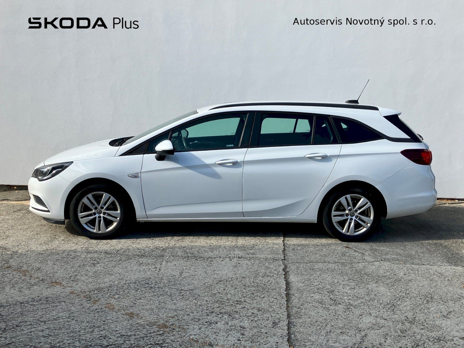 Opel Astra, 1.6/81 kW Sports Tourer tažné - fotka 3