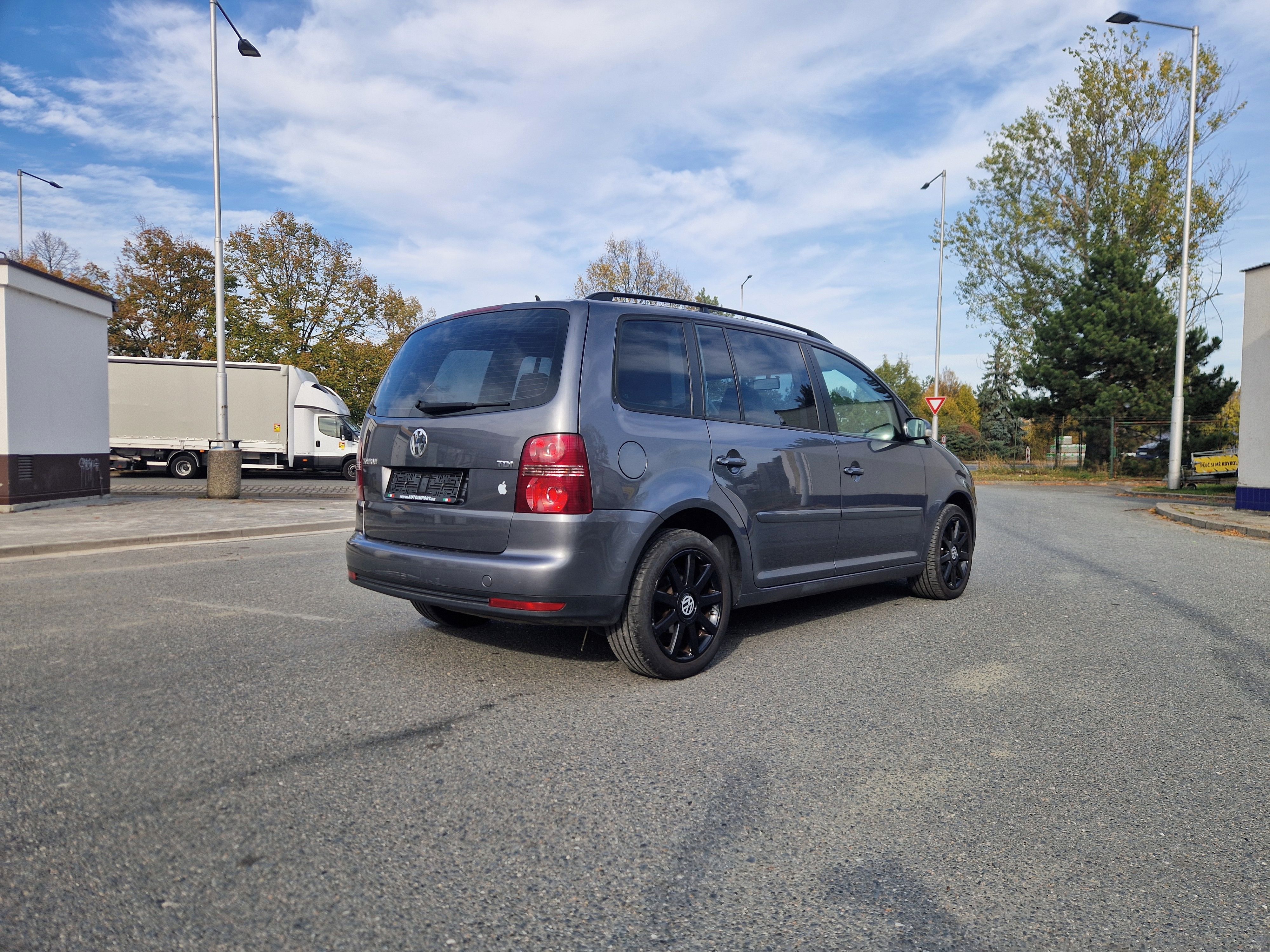 Volkswagen Touran, 1.9 TDI NAVI - fotka 5