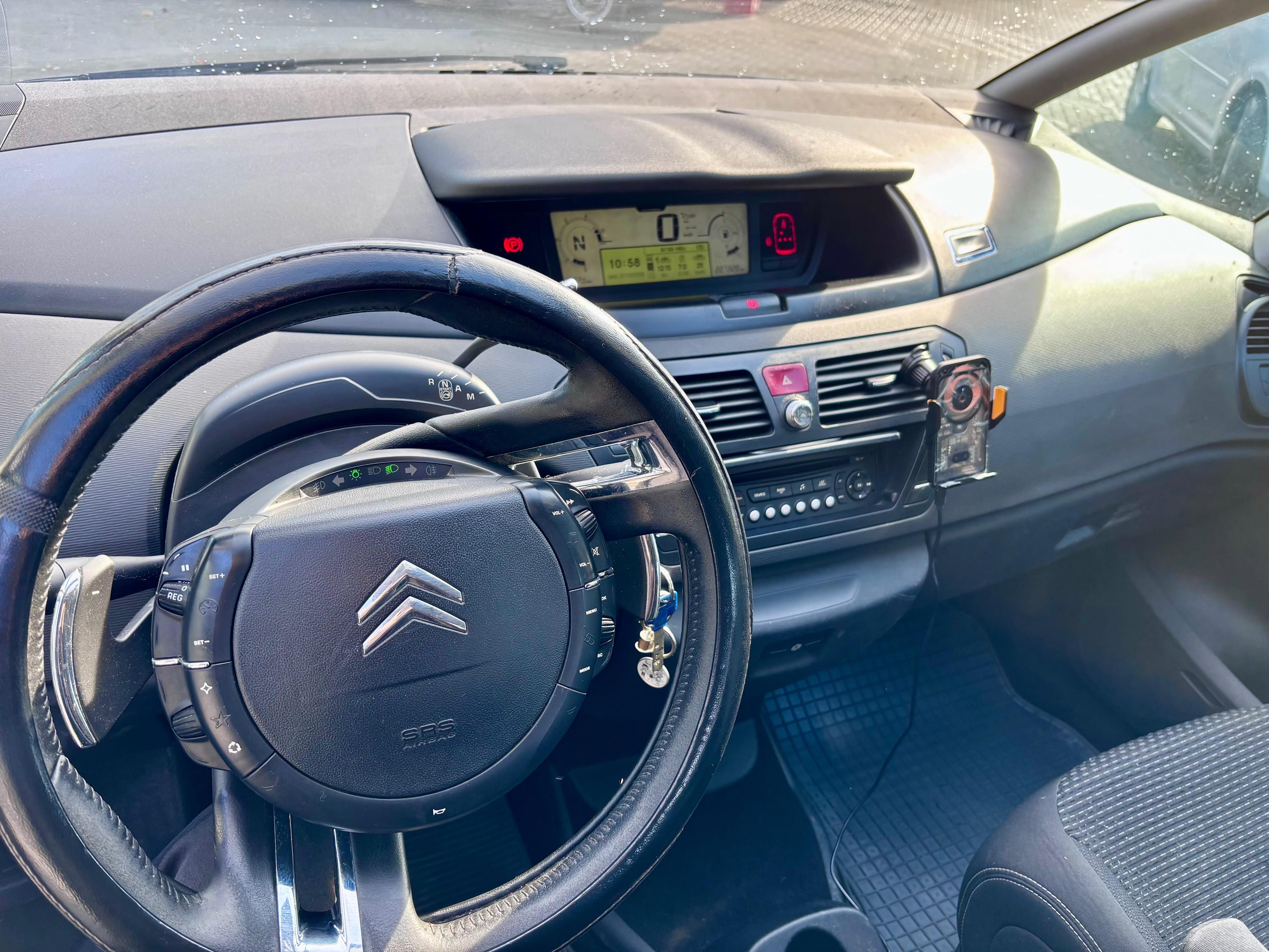 Citroën Grand C4 Picasso, C4 PICASSO 1.6HDI 16V AUTOMAT - fotka 6