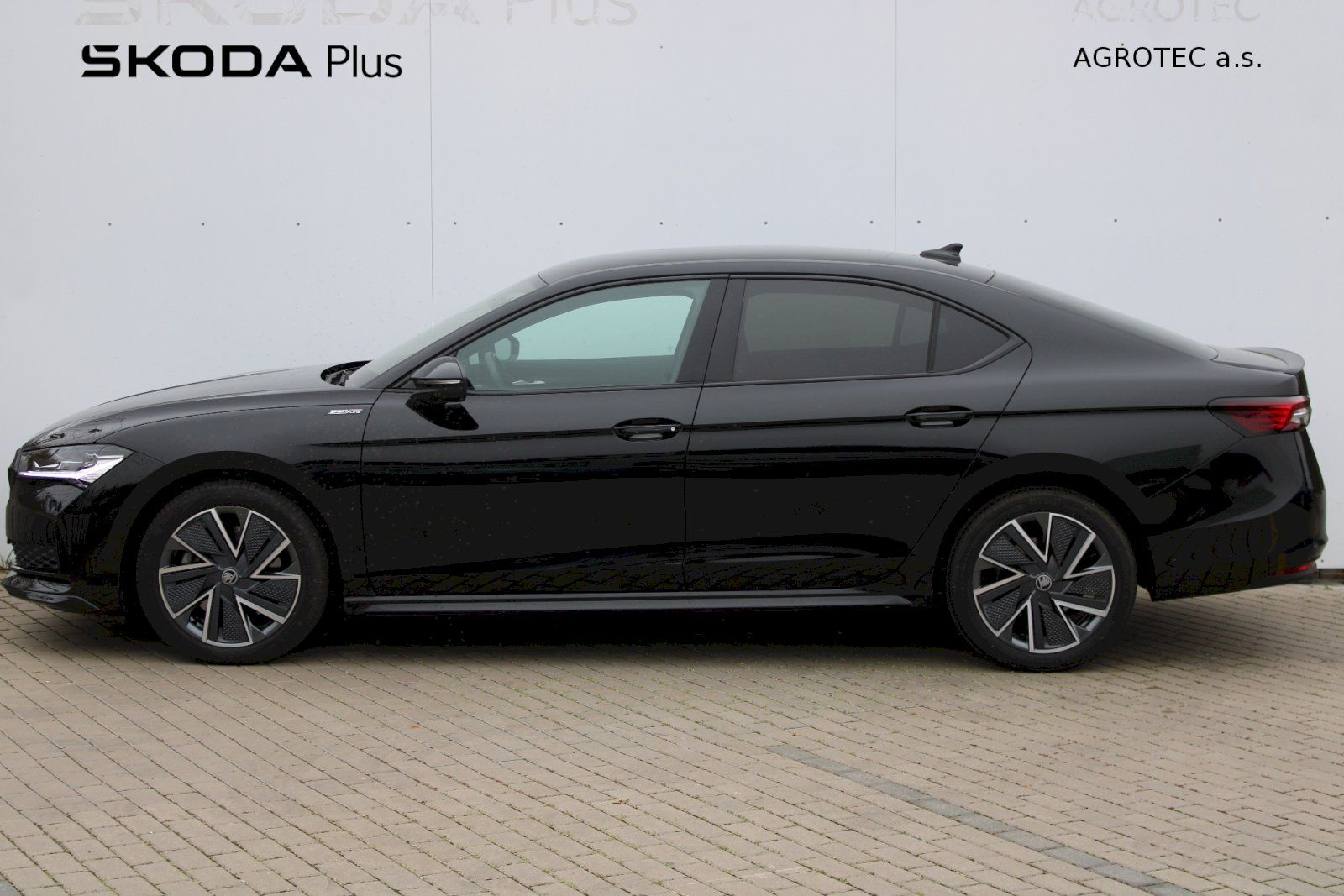 Škoda Superb, 2.0 TDI 142kW Sportline 4x4 DS - fotka 3