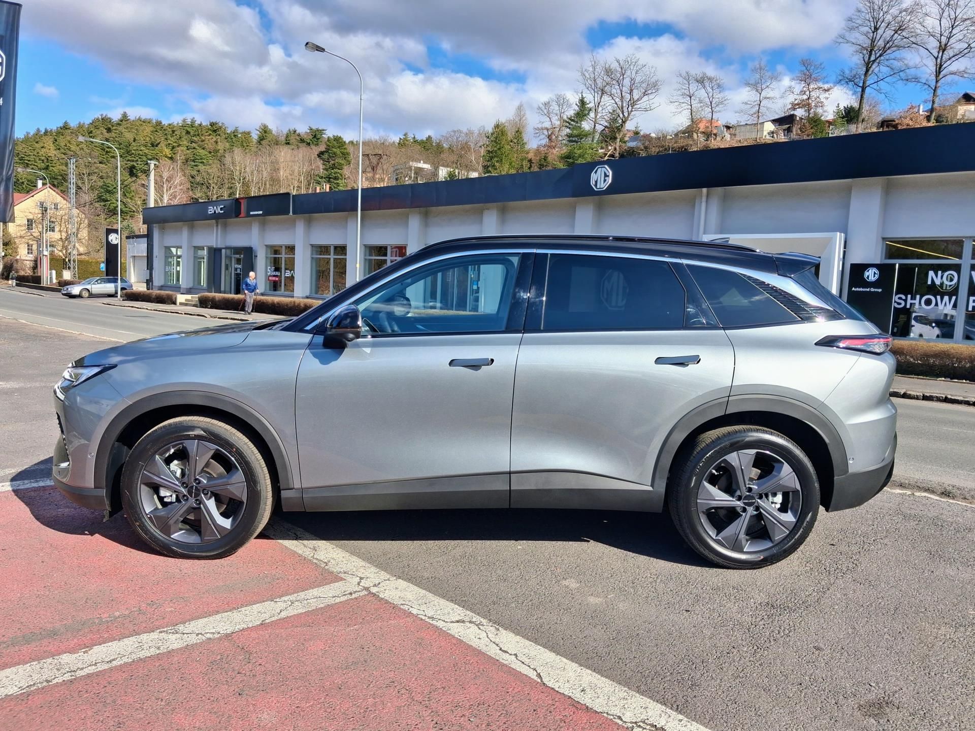 BAIC X55, ALL IN 1.5T 130kW 4×2 7DCT - fotka 6