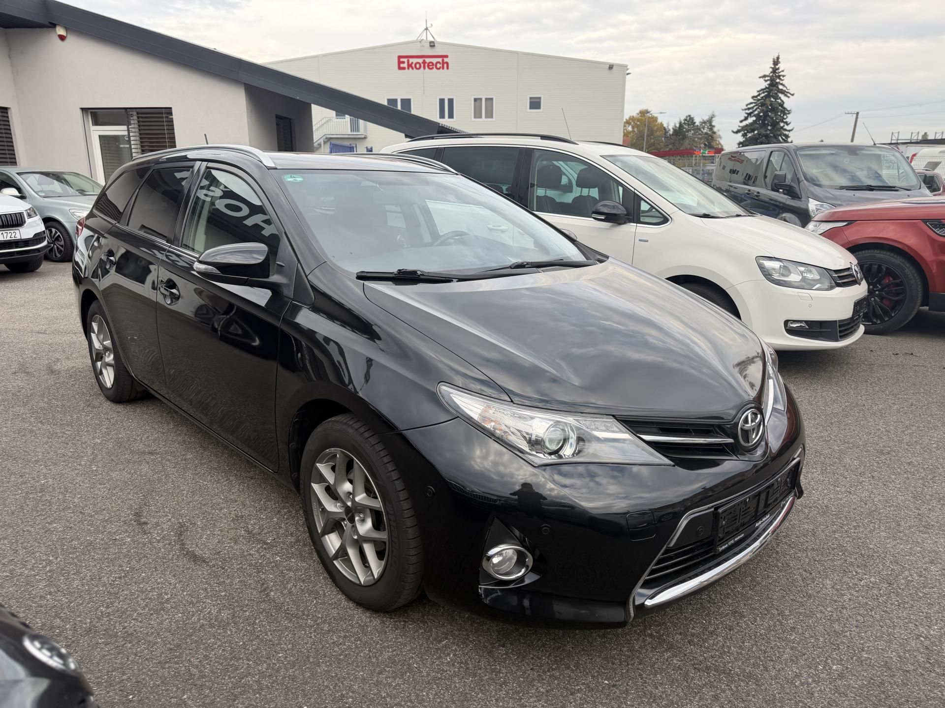 Toyota Auris, 1.6i, kamera, tažné - fotka 4