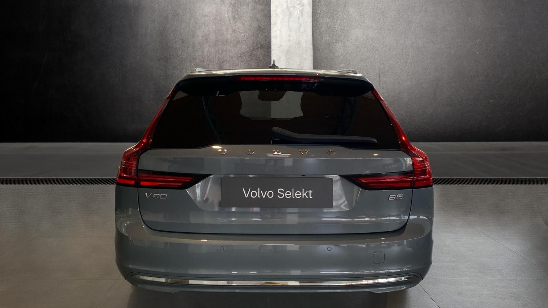 Volvo V90, INSCRIPTION, B5 FWD, 184+10 kW - fotka 4