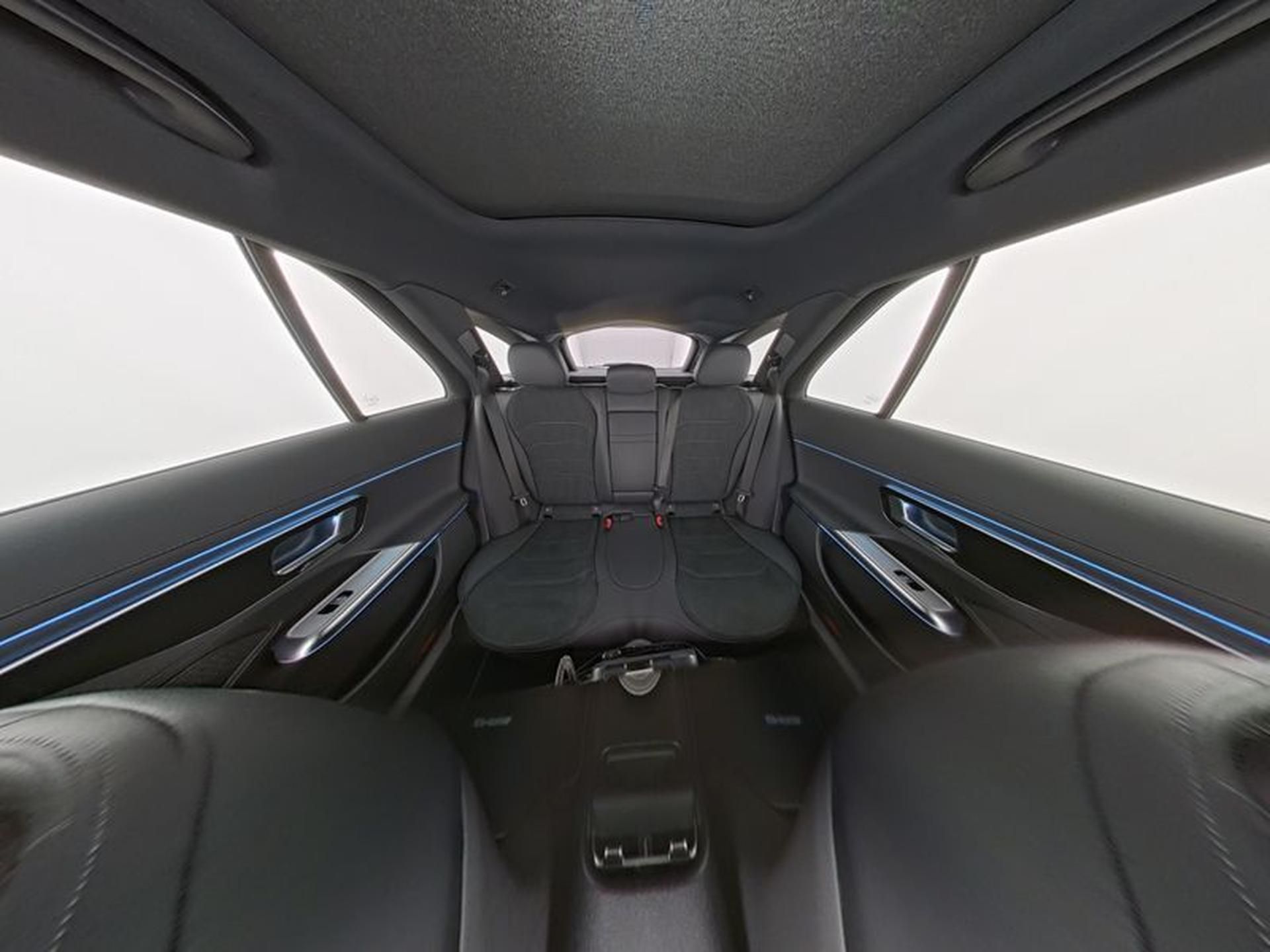 Mercedes-Benz Třídy E, E220d AMG Edition Advanced + - fotka 6