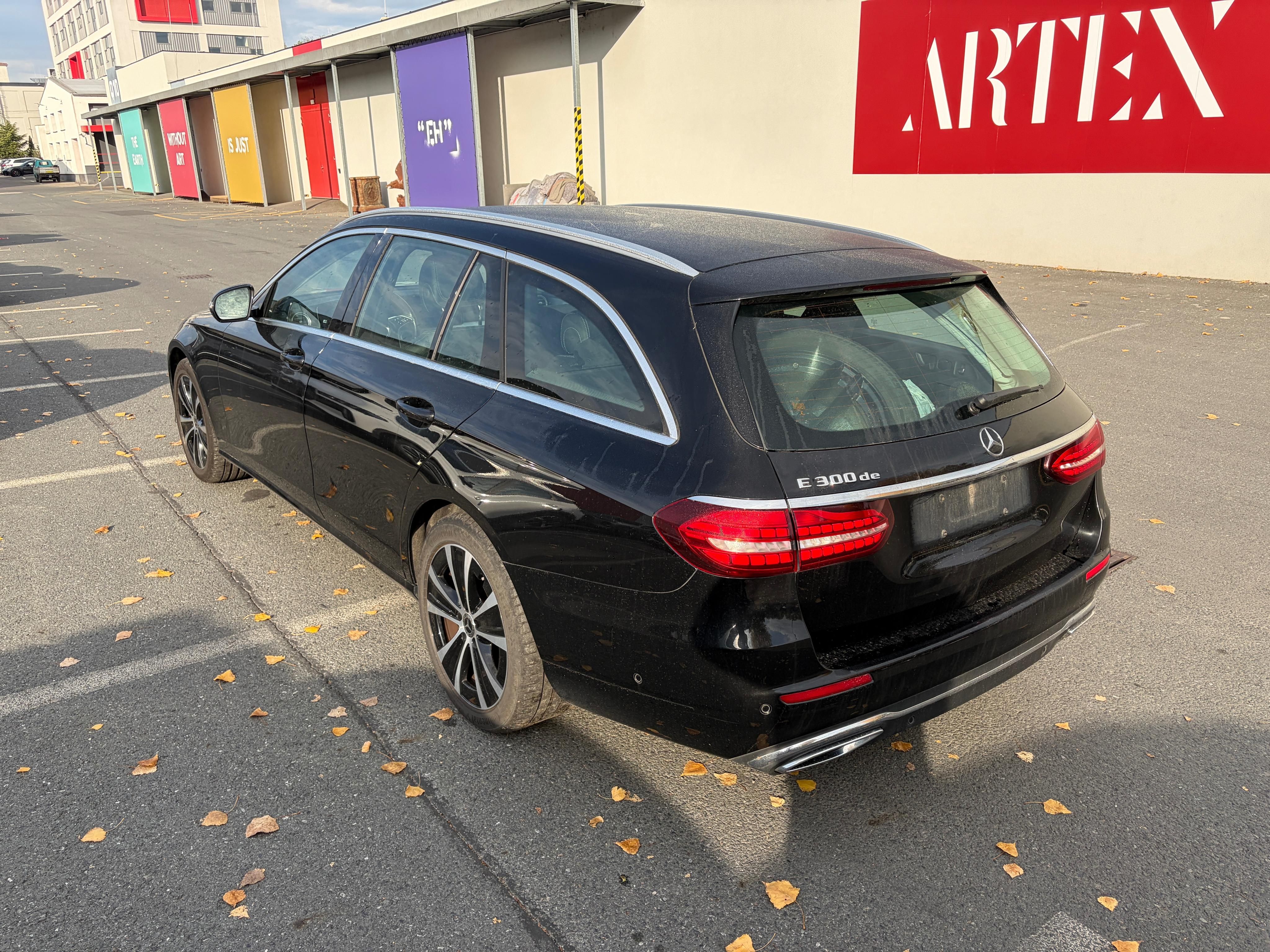 Mercedes-Benz Třídy E, 300 De Business - fotka 4