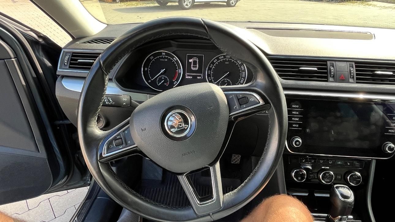 Škoda Superb - fotka 3