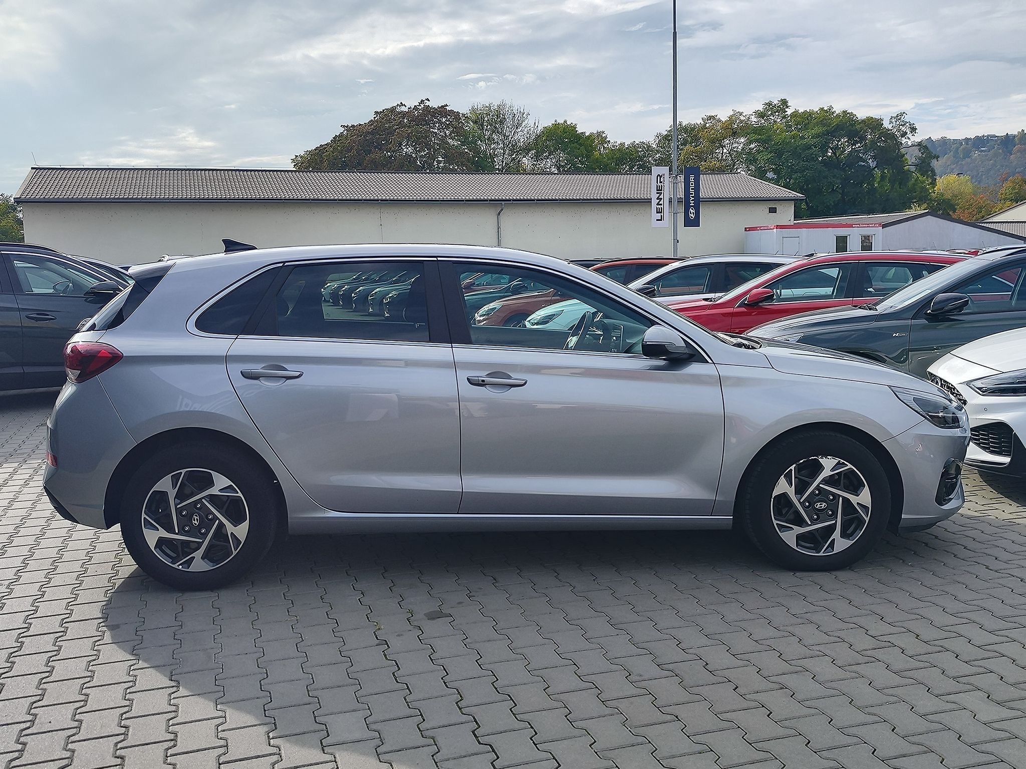 Hyundai i30, 1.5 T-GDI/103kW Style DCT - fotka 4