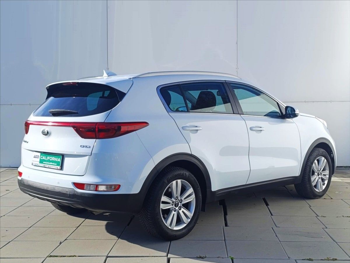 Kia Sportage, 1,7 CRDi Navi Kamera Tempomat - fotka 6