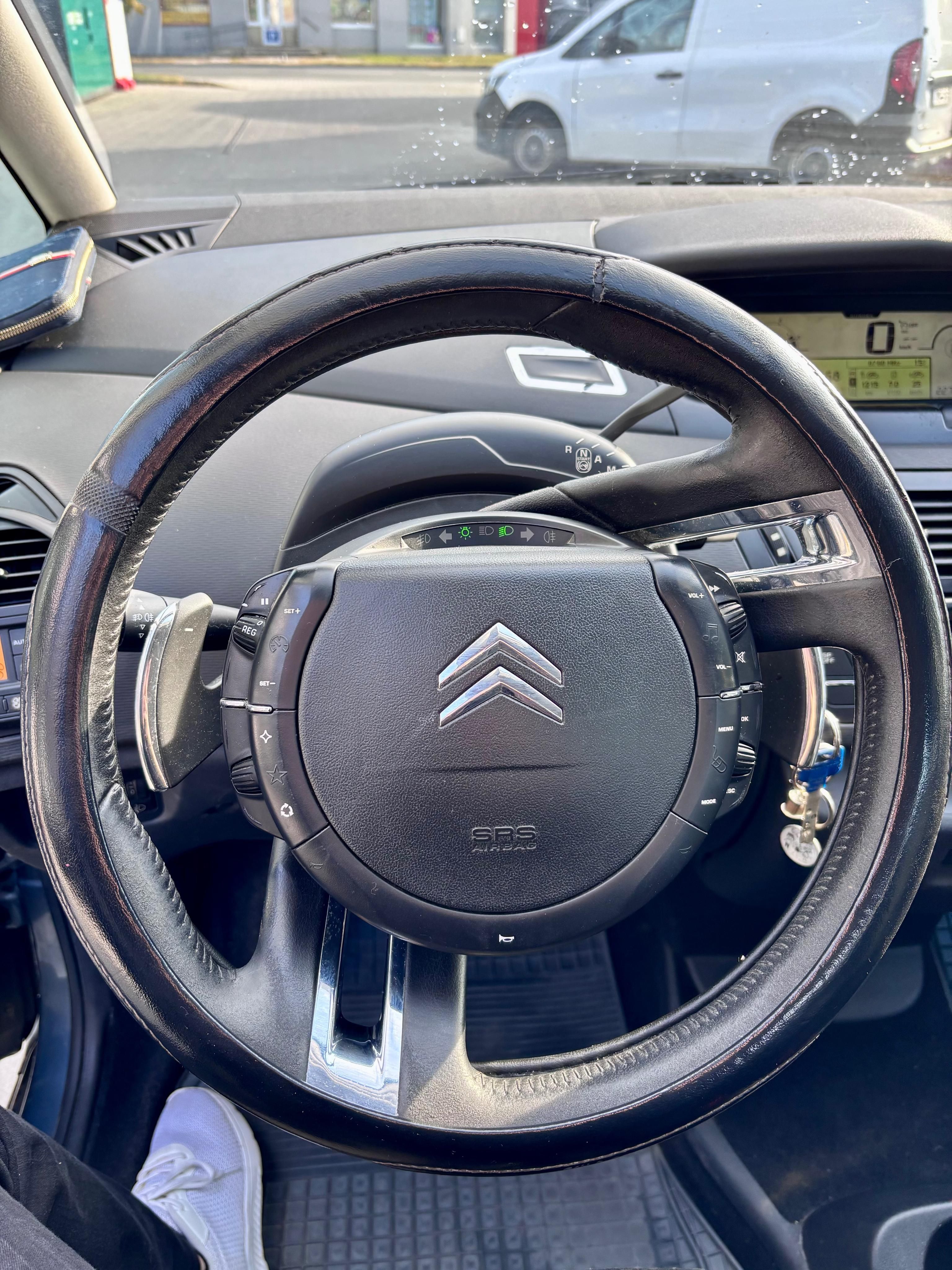 Citroën Grand C4 Picasso, C4 PICASSO 1.6HDI 16V AUTOMAT - fotka 4
