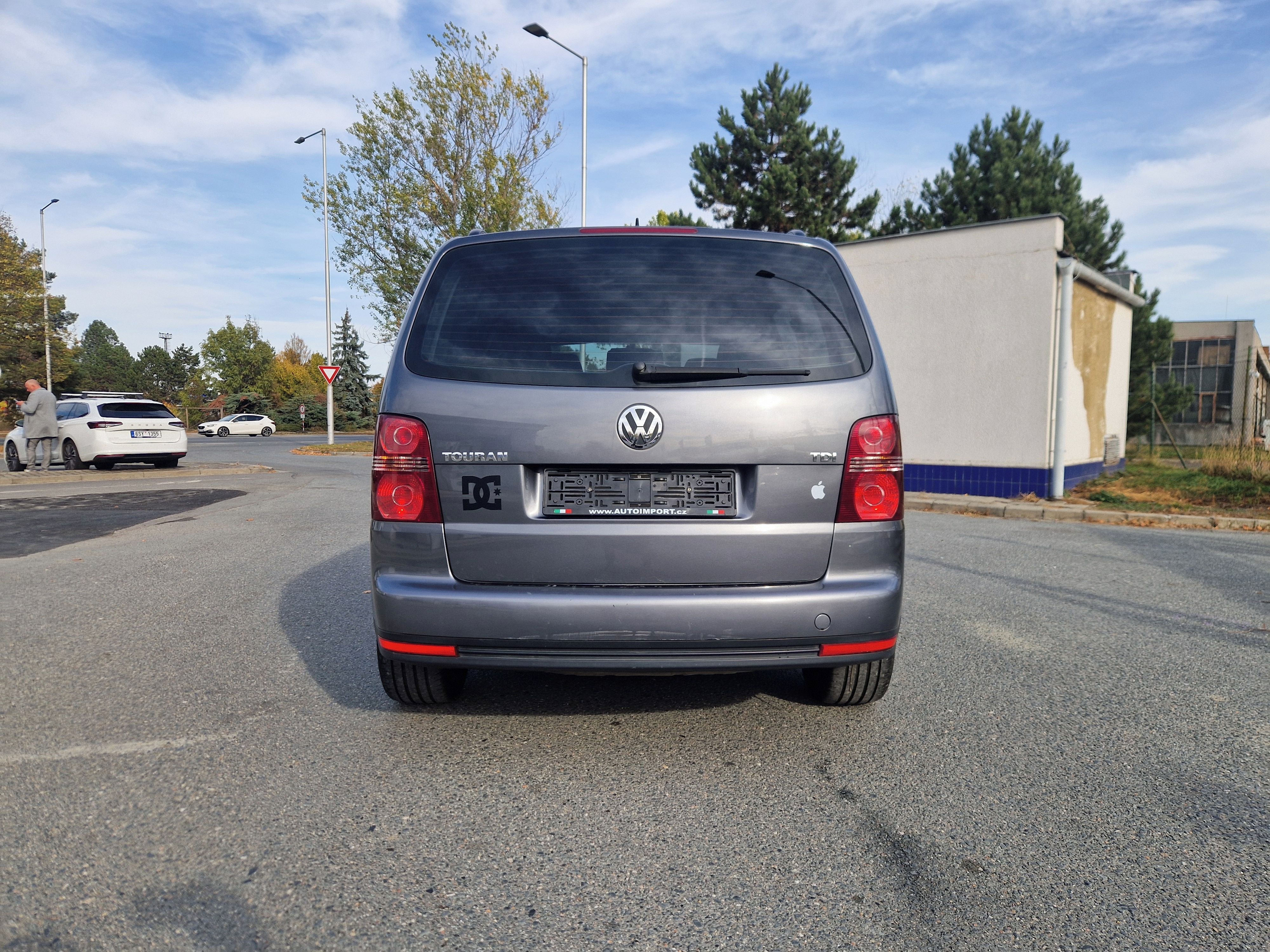 Volkswagen Touran, 1.9 TDI NAVI - fotka 4