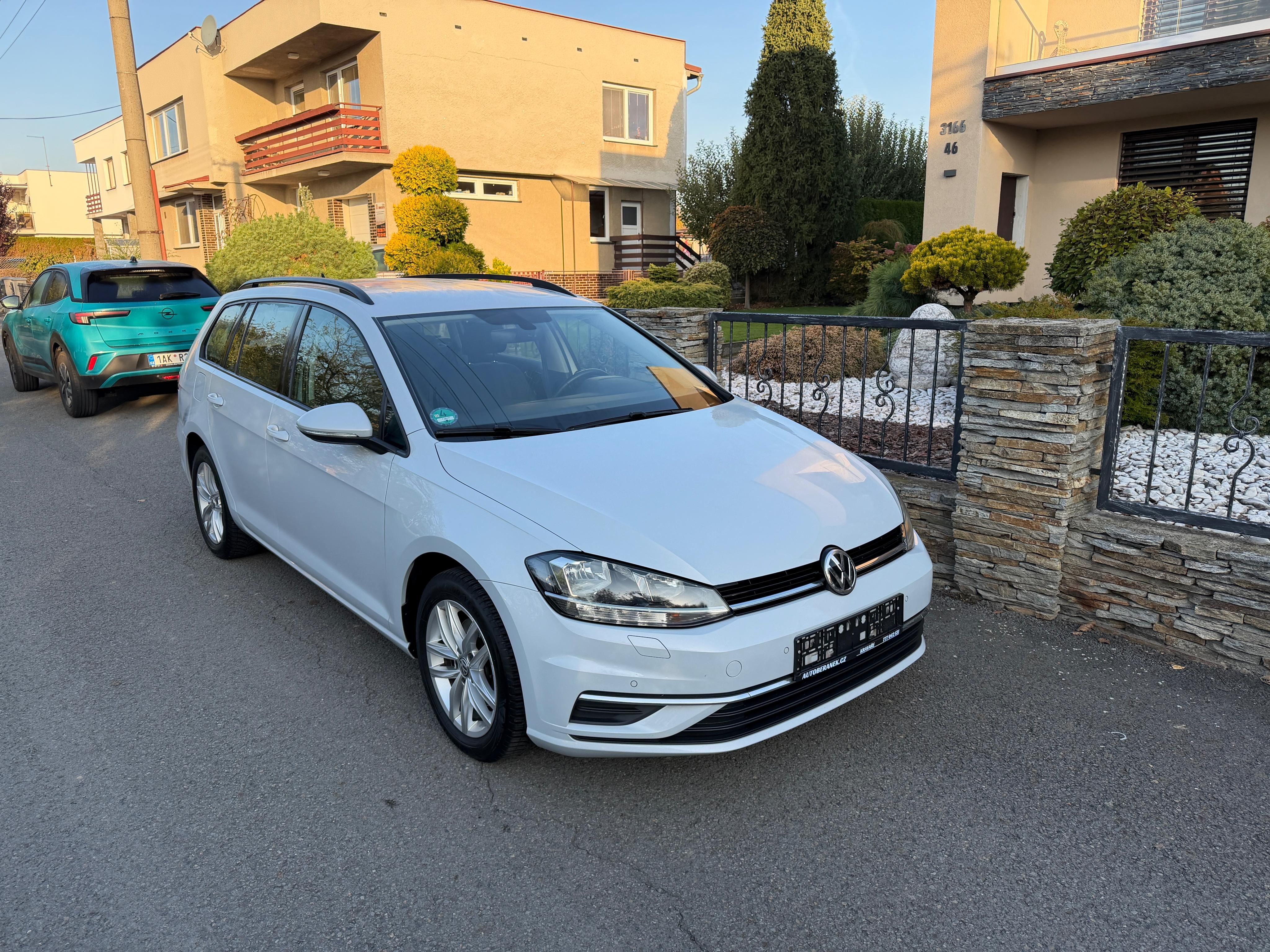 Volkswagen Golf, 1.0 TSI 81KW COMFORTLINE - fotka 5